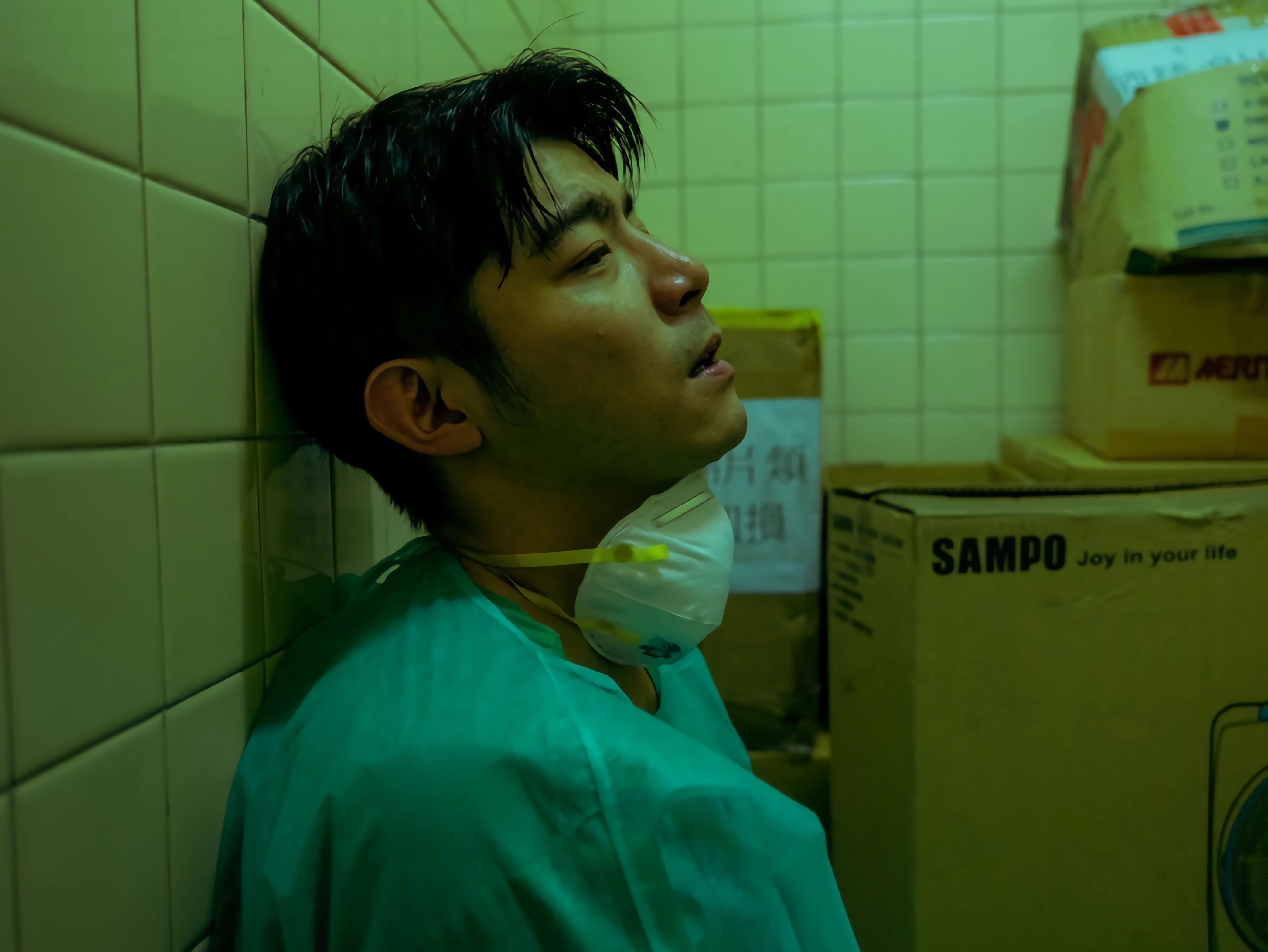 王柏傑角色原型來自現實中的大醫院平凡小醫師,他的演出備受導演林君陽稱許。(CATCHPLAY)