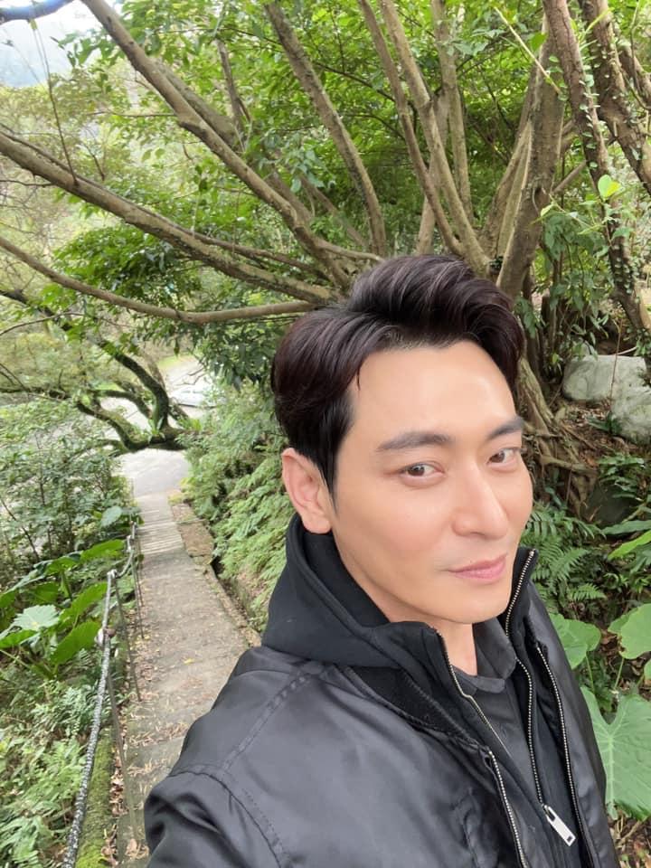 陳冠霖控訴鄭仲茵傷害的陳年往事,引起對方重砲反擊。(翻攝臉書)