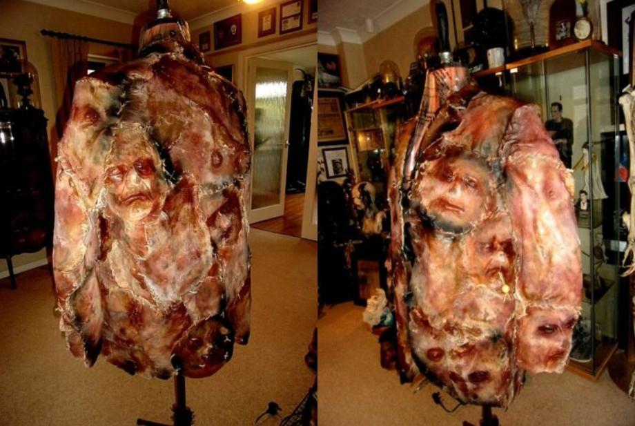 網路賣家「血肉工匠」販售擬真的人皮外套,但強調非使用真實人皮製作。(翻攝自ebay)