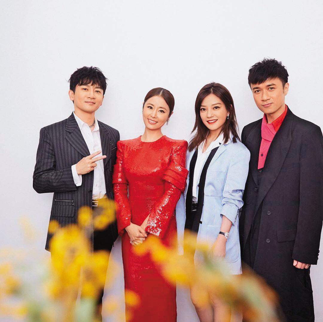 蘇有朋（左起）、林心如、趙薇與古巨基曾同台演出《情深深雨濛濛》，眾人3年前因春晚發布會再聚首。（翻攝自林心如IG）