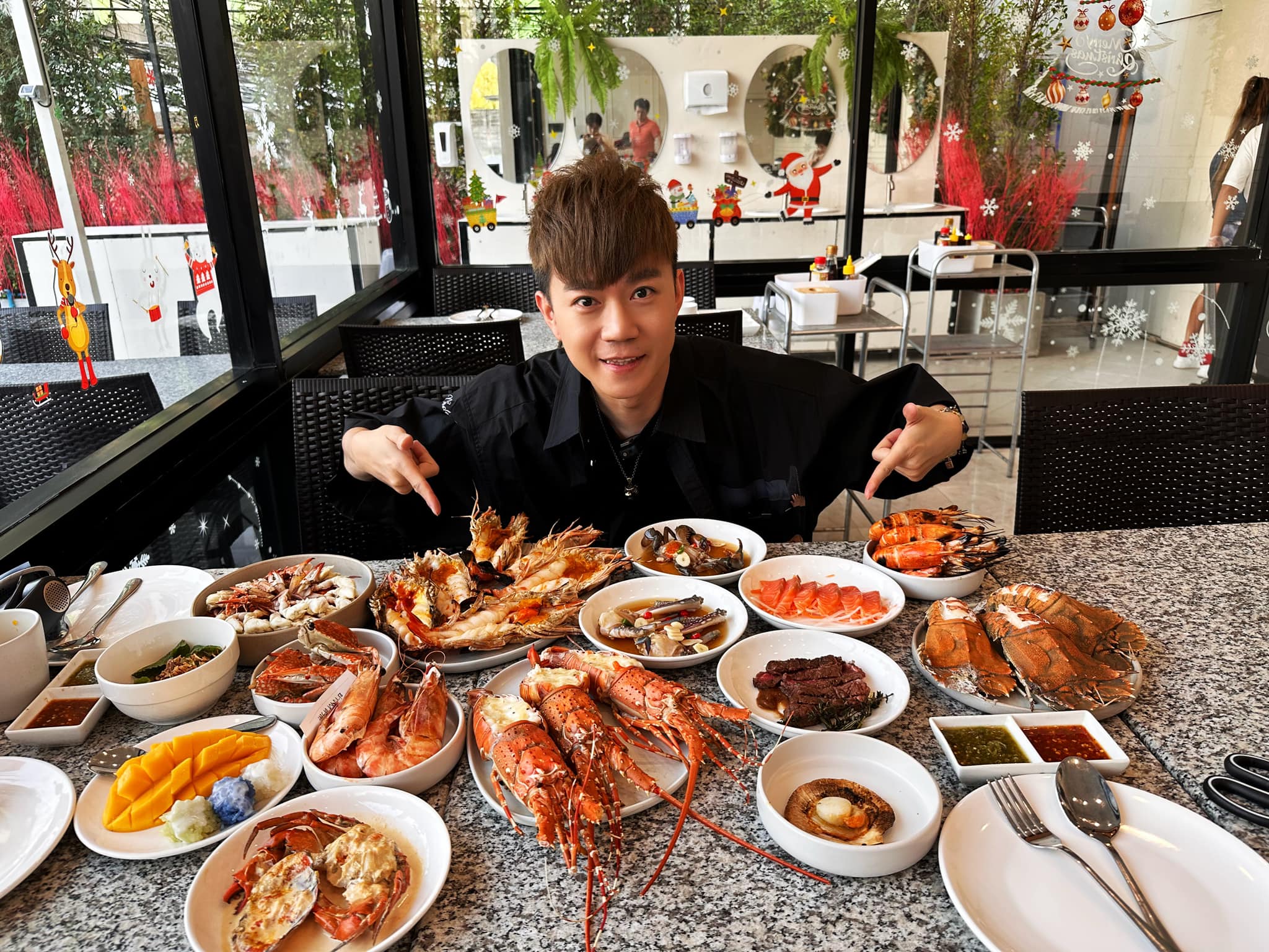 李岳今過41歲生日分享自己斜槓8身分的過程。（翻攝自臉書）