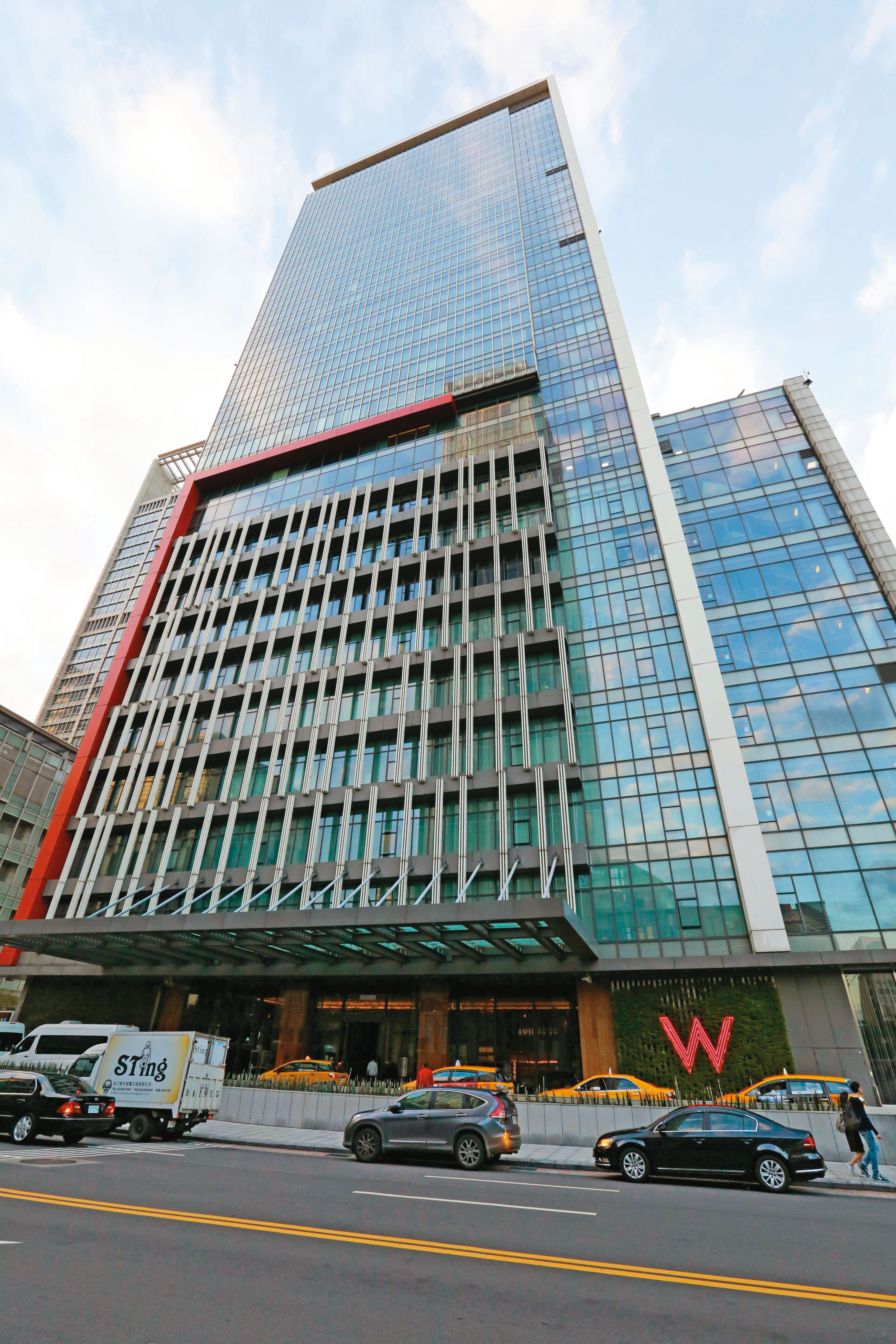 謝志樂對吃及用餐環境都很挑剔，他最喜歡到W飯店的酒吧或中餐廳吃飯，意外在台認識女大生當女友。