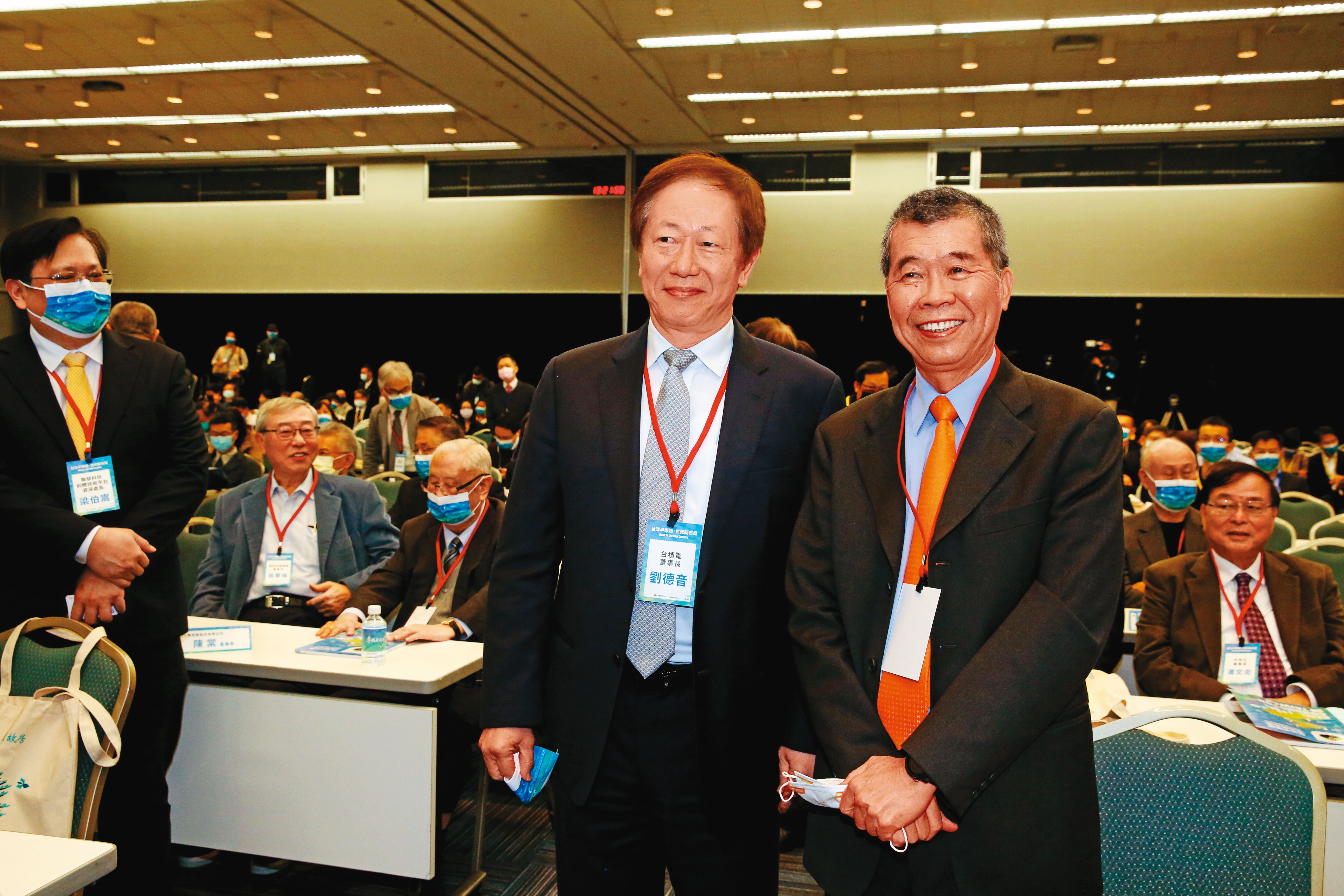 外界認為聯發科是台灣第二座護國神山，圖左為台積電董事長劉德音，右為聯發科董事長蔡明介。