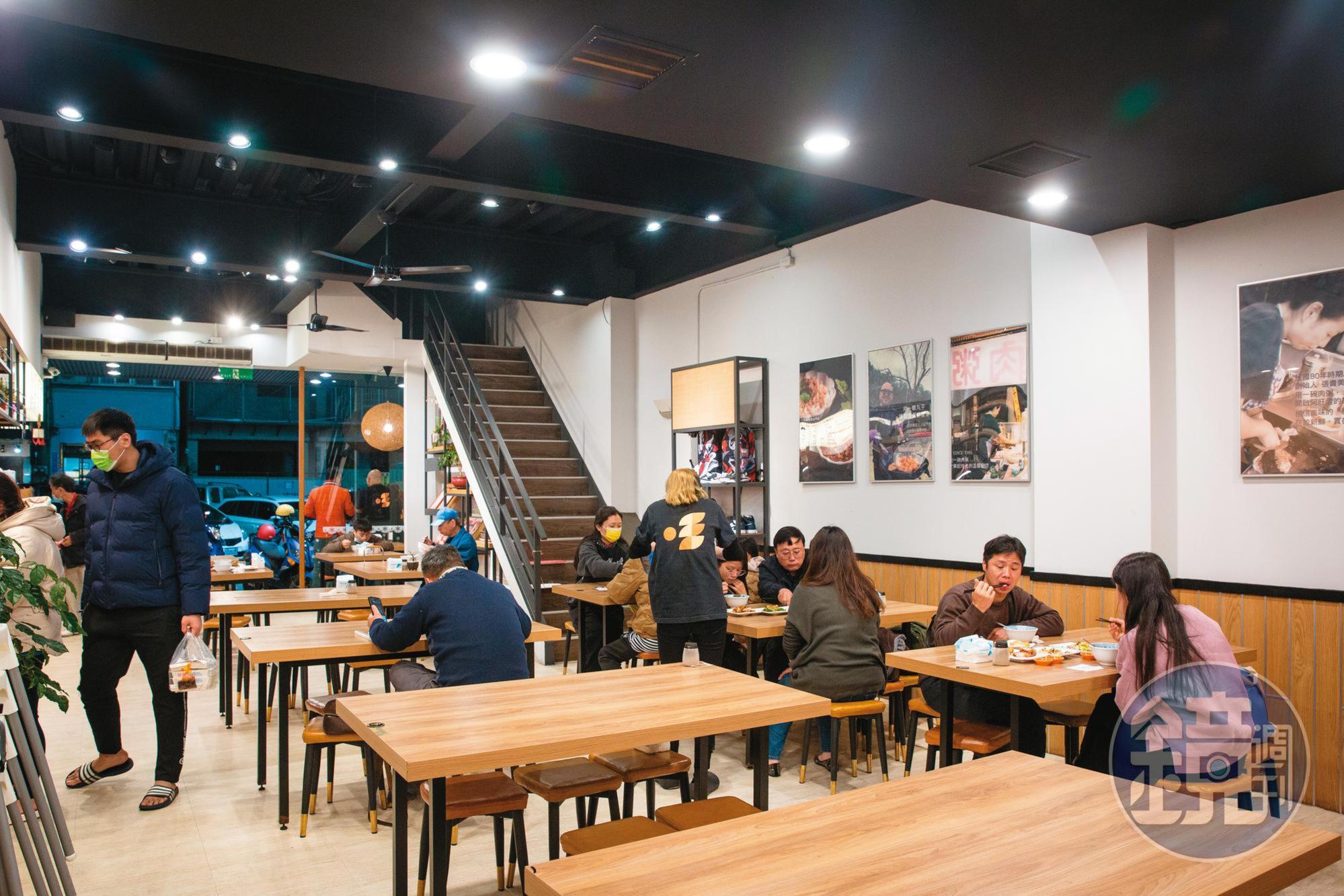 原位在豐原圓環西路三十多年的老店，去年6月喬遷進廟東商圈，人氣非但沒有空窗期、甚至更好。