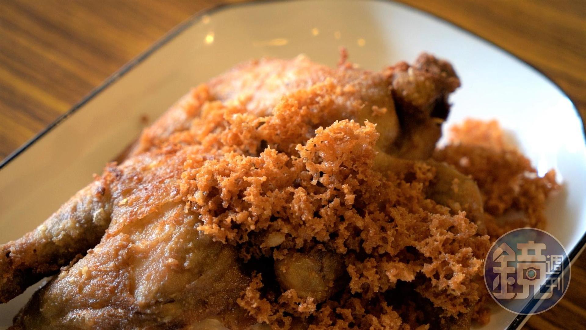 麵酥的口感很像王子麵，讓炸雞多了酥脆口感。