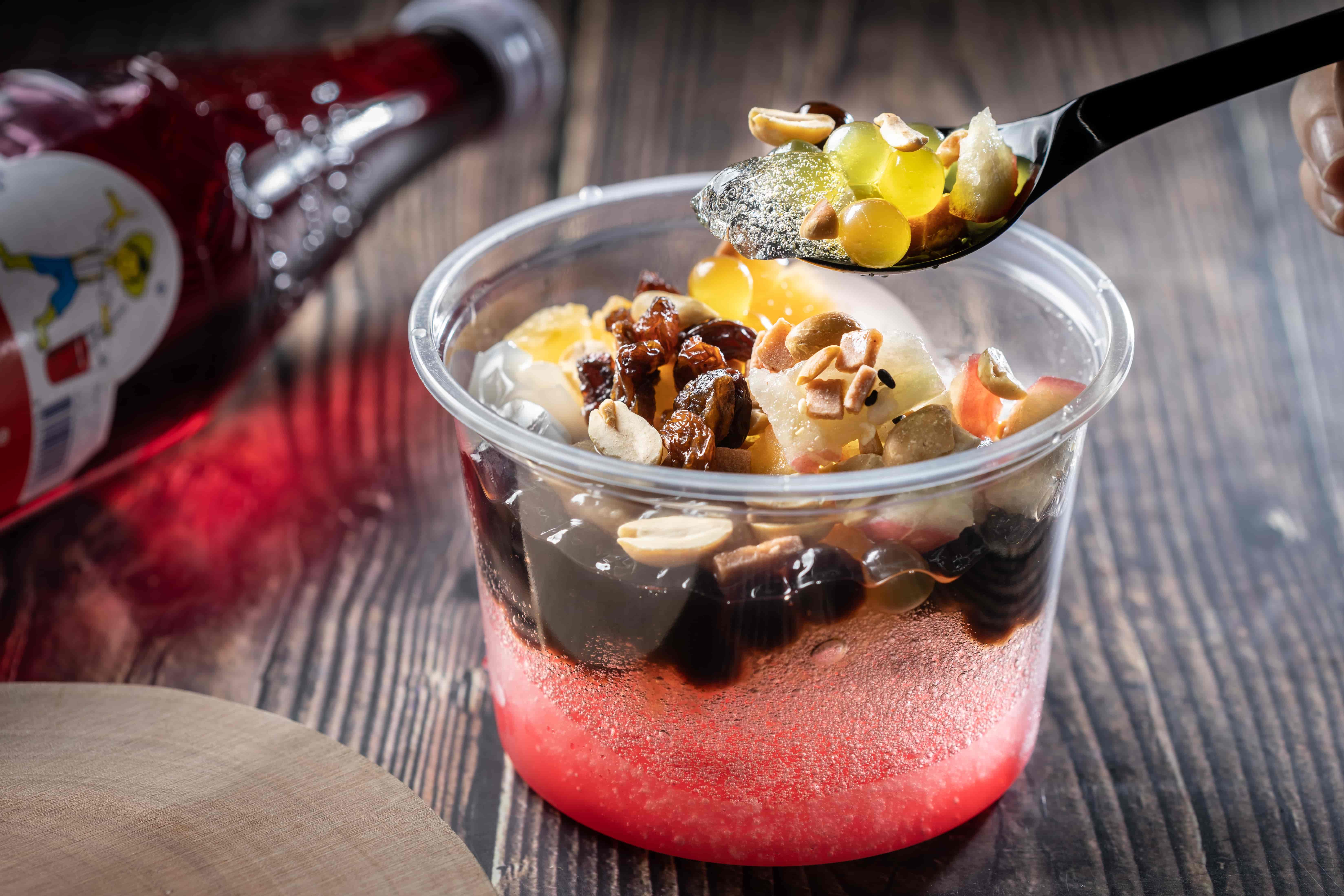 「冰粉」是近期在網路上掀起熱潮的人氣中式甜點。