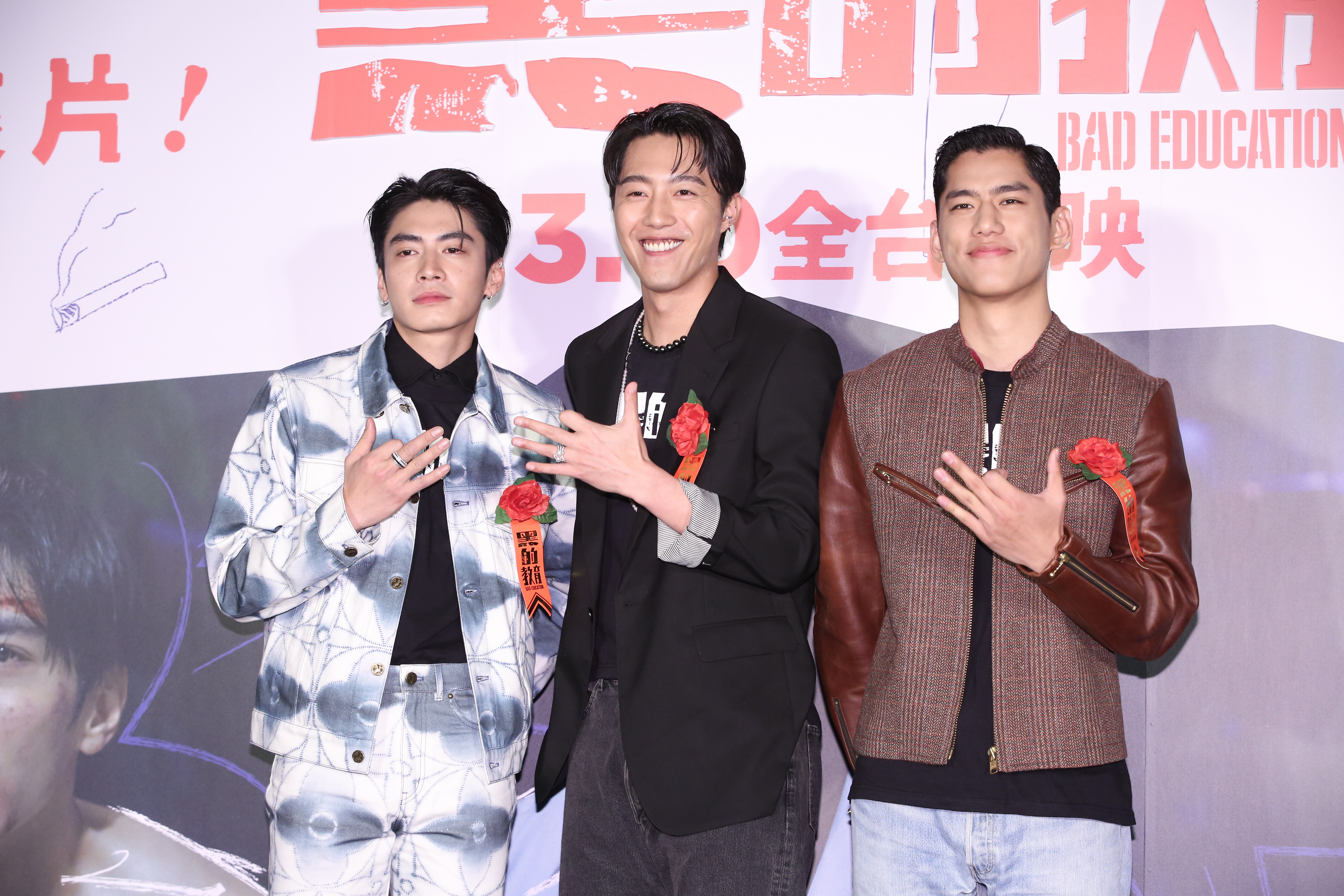 柯震東建議宋柏緯、蔡凡熙、朱軒洋票房達標要穿內褲跳玖壹壹的金曲〈9453〉，遭朱軒洋一口拒絕。