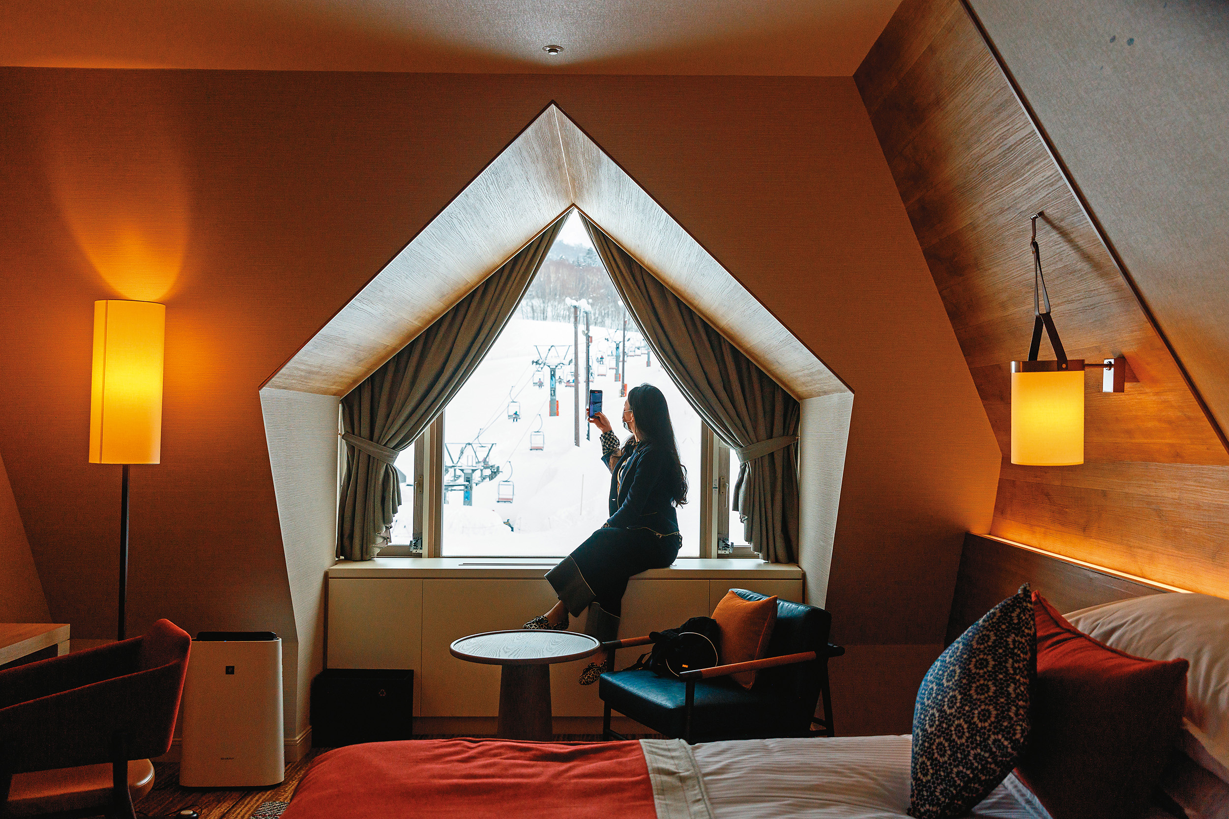 Kiroro Peak行館的客房運用大量木質建材，設計上展現Club Med對北海道少數民族阿伊努文化與日本大和民族的喜愛與尊敬。