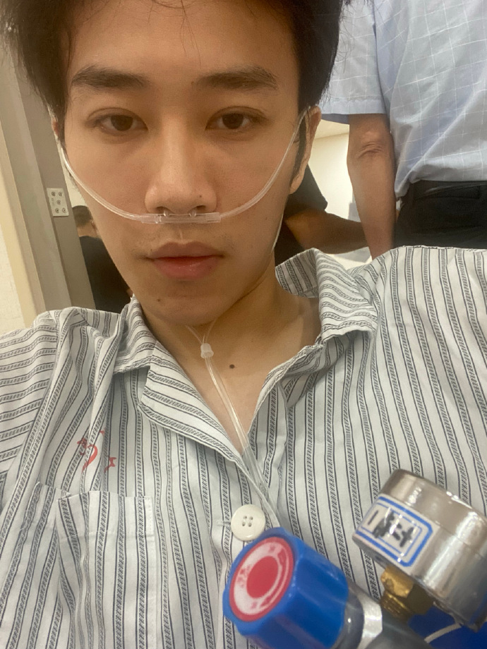 蔣智豪接受化療對抗病魔，坦言過程相當辛苦。（翻攝自蔣智豪微博）