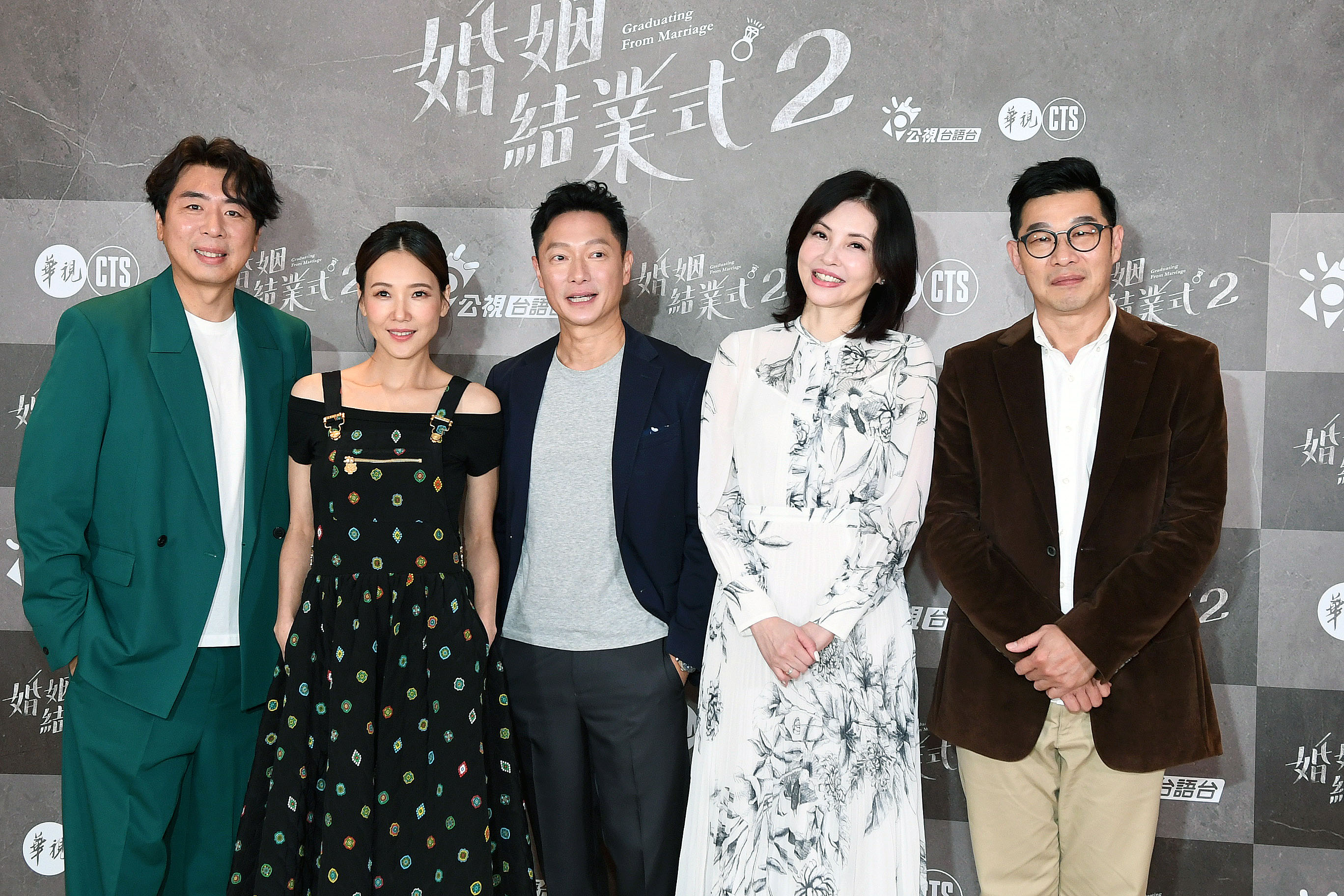 第一季同學會正式回歸，左起：梁赫群、張本渝、謝祖武、何如芸、馬利歐。（華視提供）