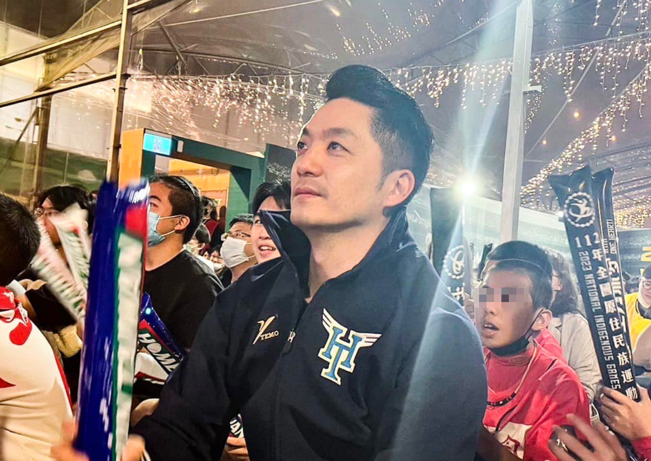 台北市長蔣萬安則發出祭品文，表示若中華隊贏下古巴一戰，將發放500份雞排慶祝。（翻攝蔣萬安臉書）