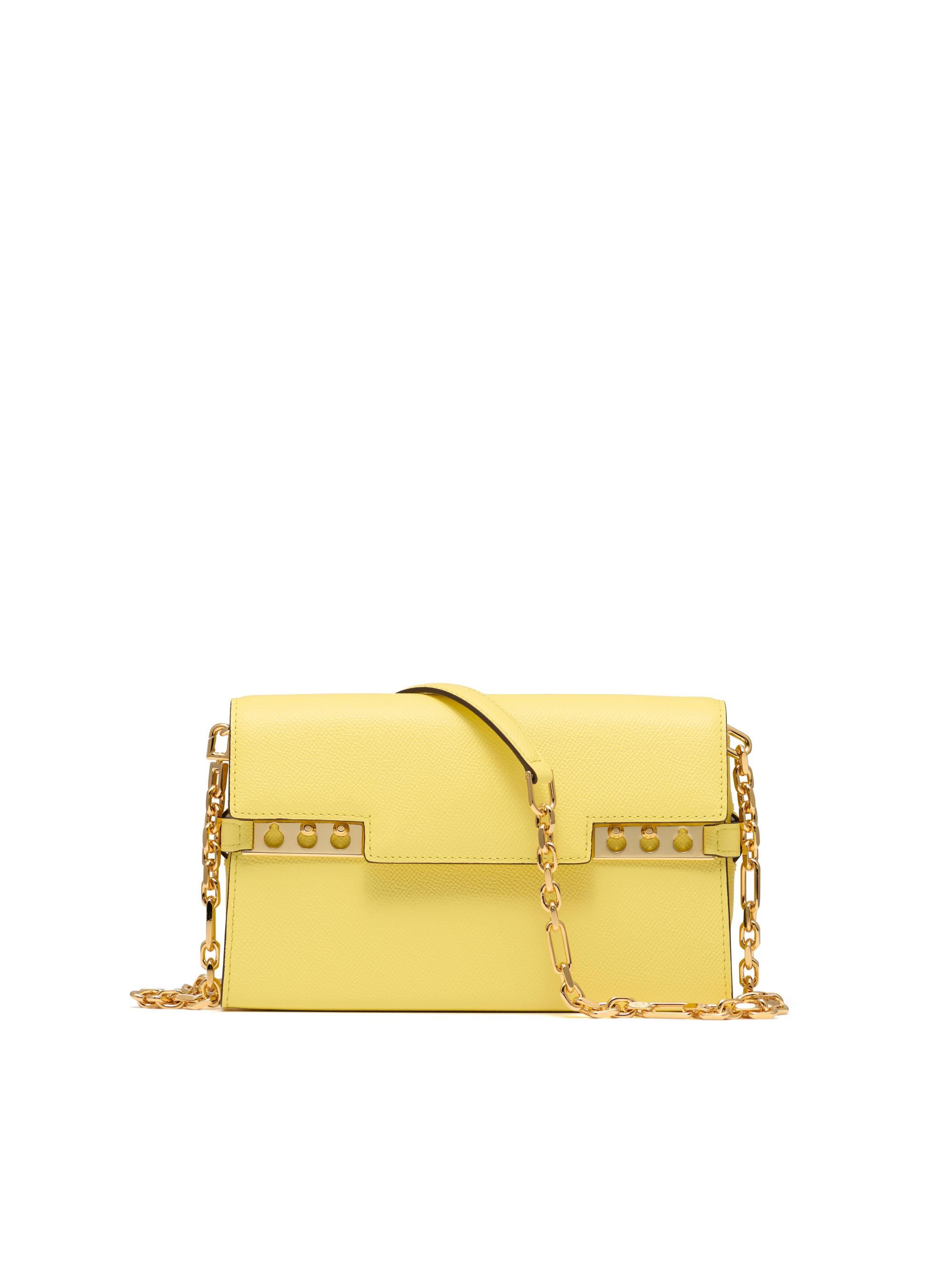 雪酪黃Tempête Clutch Alpina Calf 。NT$139,500(美之心提供)