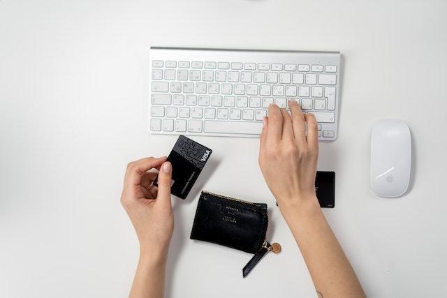 據刑事局分析165反詐騙諮詢專線民眾報案資料發現，近期駭客以假冒「蝦皮拍賣」、「旋轉拍賣」等C2C交易平台網頁進行釣魚網站攻擊（示意圖，Pexels）