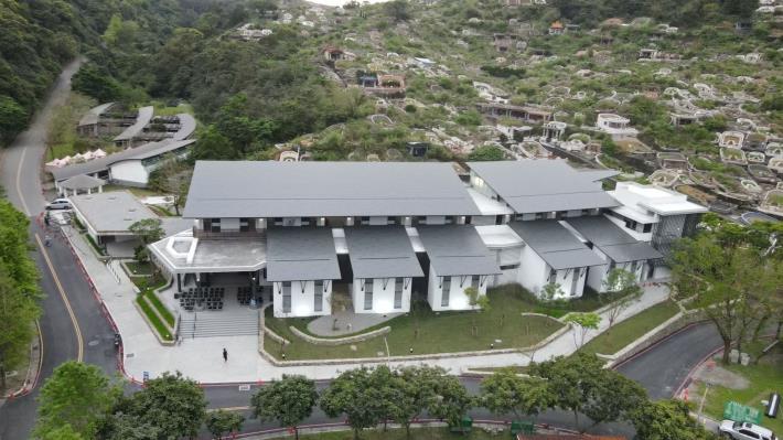 宜蘭一名男子疑似與老婆吵架心情差，竟然跑到宜蘭縣立殯葬管理所偷走岳父的骨灰罈，把罈子扔到橋下洩恨。（取自宜蘭縣立殯葬管理所官網）