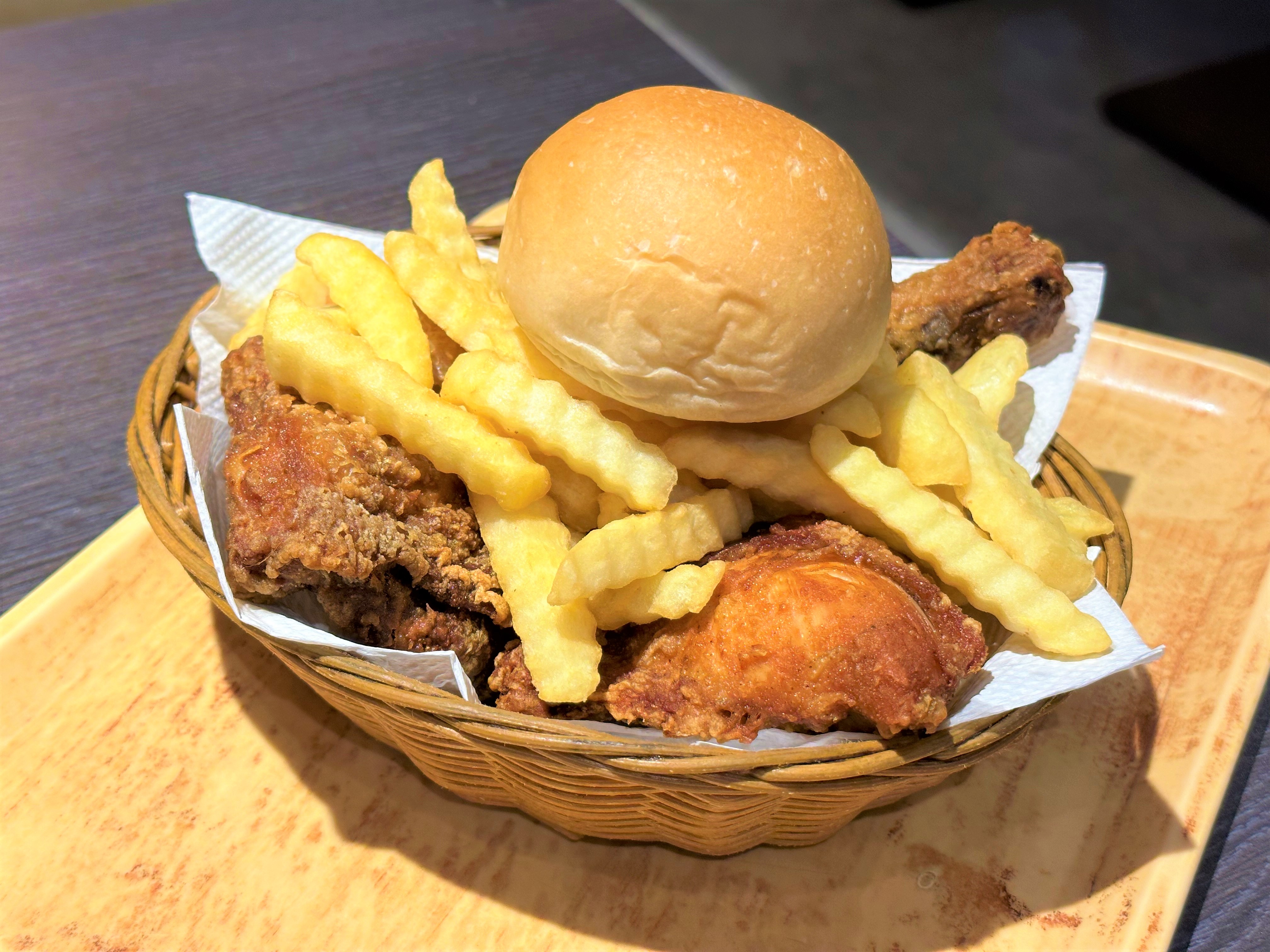 「女王漢堡」的炸雞讓人驚艷，比主角漢堡更好吃！