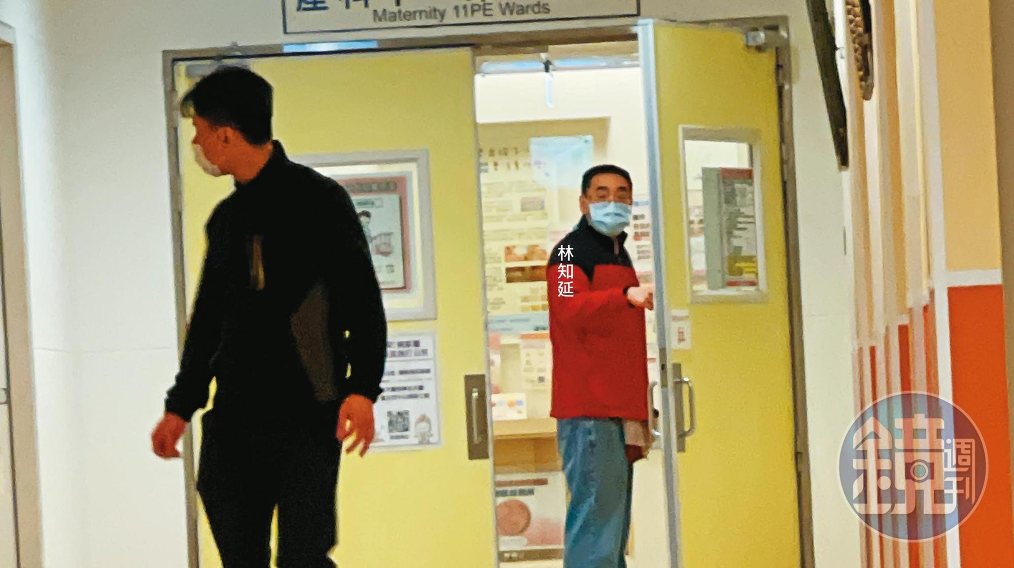 2023/3/3 12:22　林知延在台大醫院陪嫩妻生產，還親自指揮司機辦出院手續。