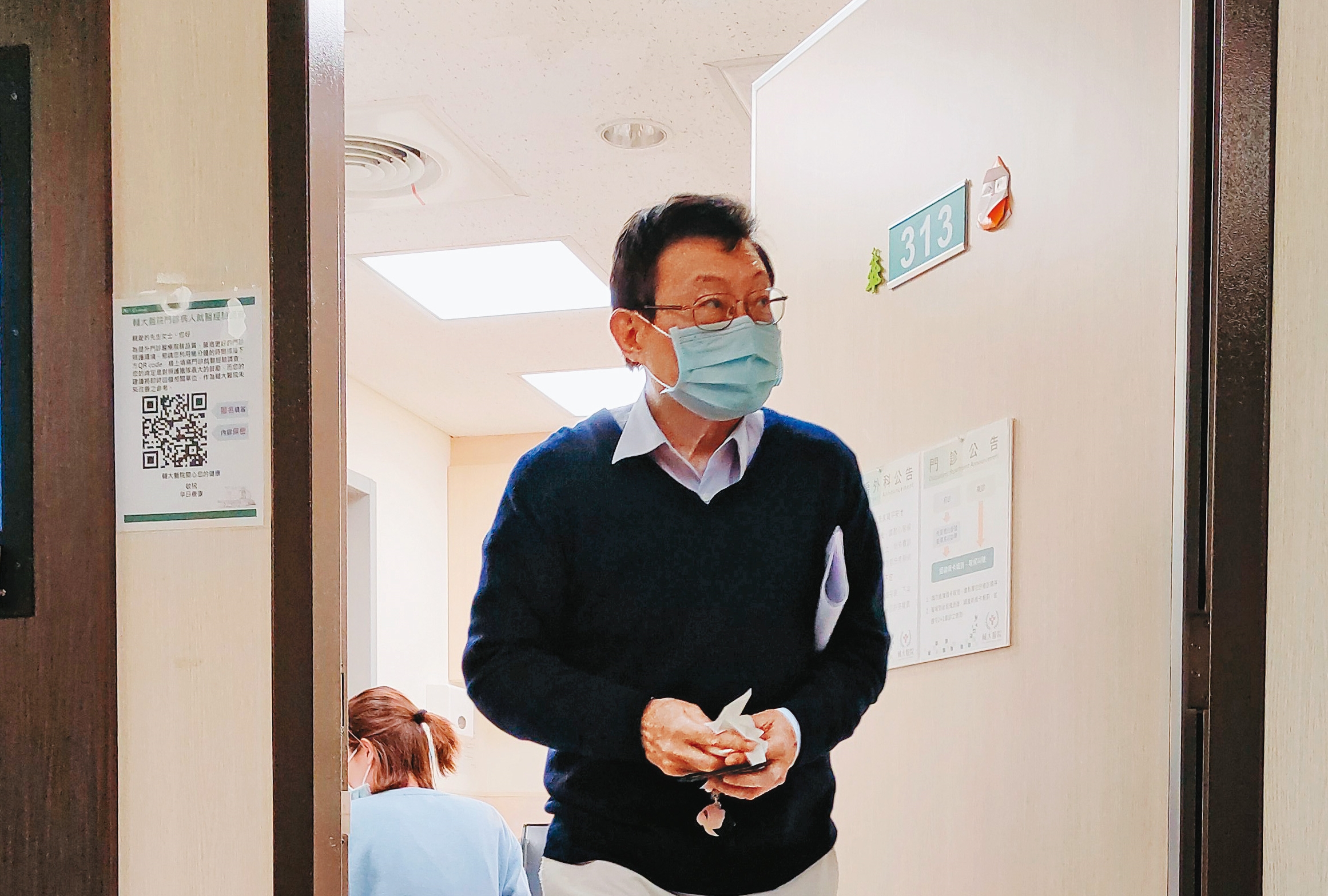 林水龍是醫界大老曾任醫管會執行長，現已退休僅在醫院看診。