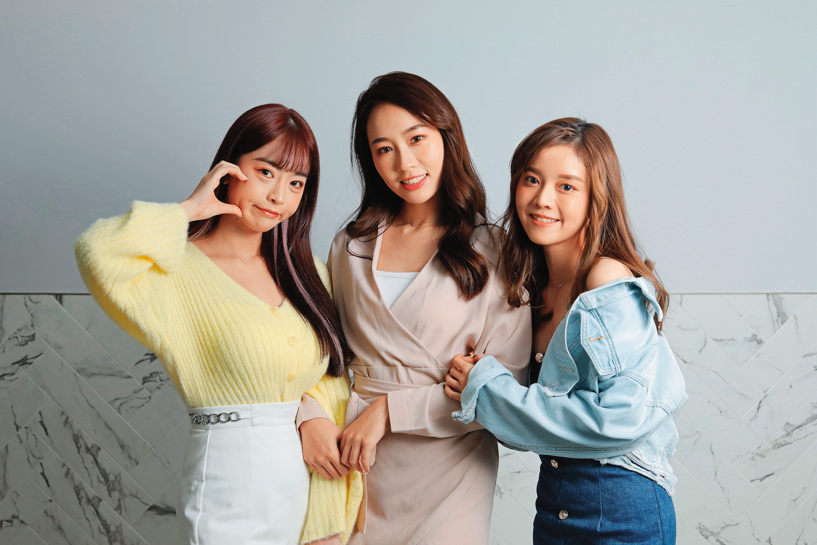 浪LIVE直播主心韻（左起）、溫妮、禹菡藉直播培養專業技巧，在樂天女孩徵選中脫穎而出。