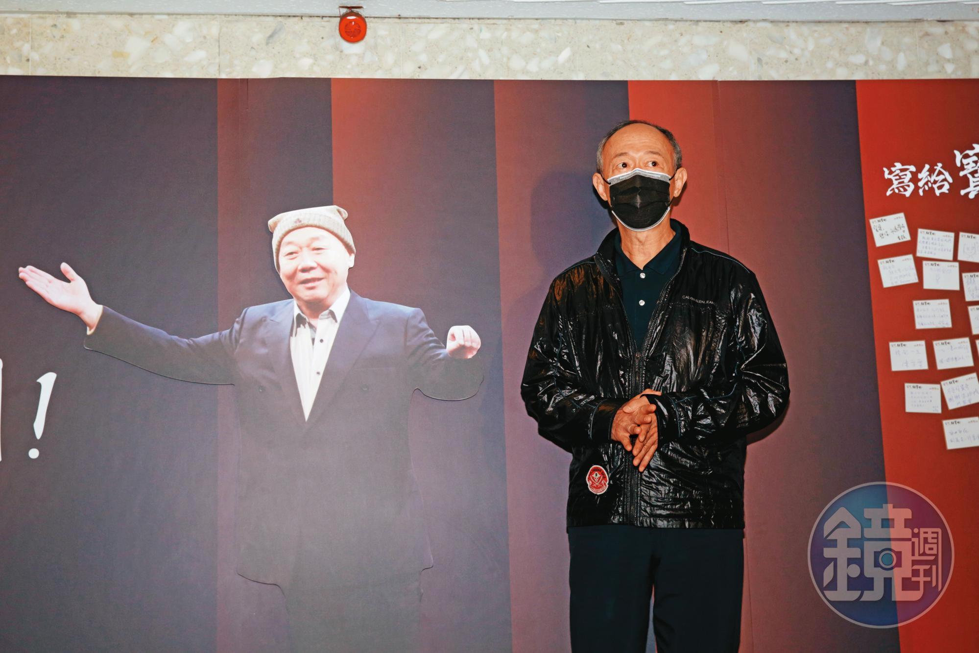 顧寶明離世後，藝人金士傑（圖）出席追思會，送好友最後一程。