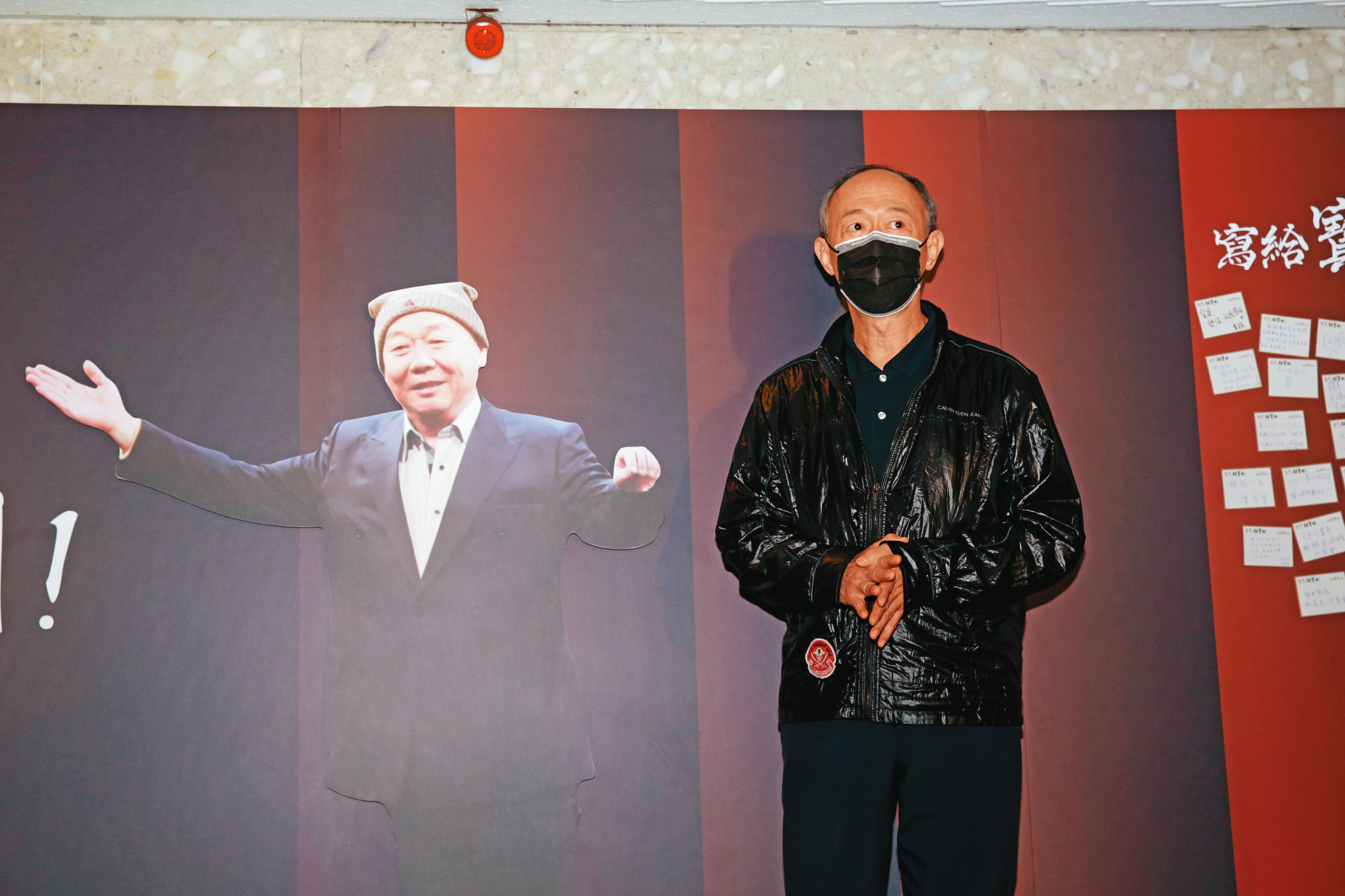 顧寶明離世後,藝人金士傑(圖)出席追思會,送好友最後一程。