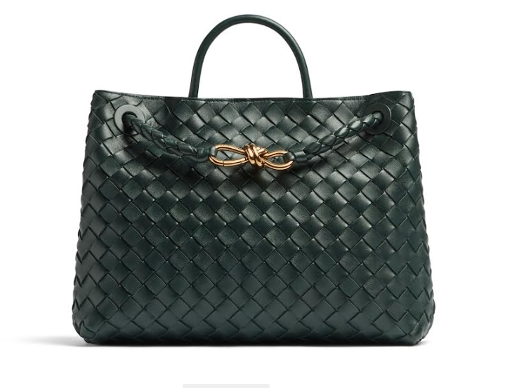 Andiamo深綠色編織皮革中型手提包。NT$150,800（BOTTEGA VENETA提供）