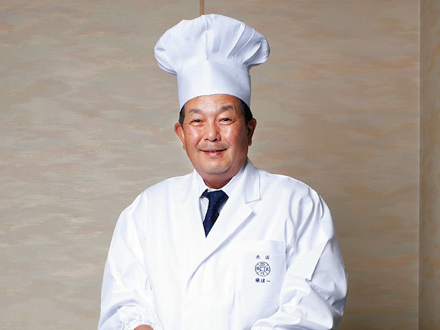 中華料理名廚《鐵人料理》陳建一病逝,享壽67歲!讓麻婆豆腐紅遍日本第一人。(翻自tokyo-calendar.jp)