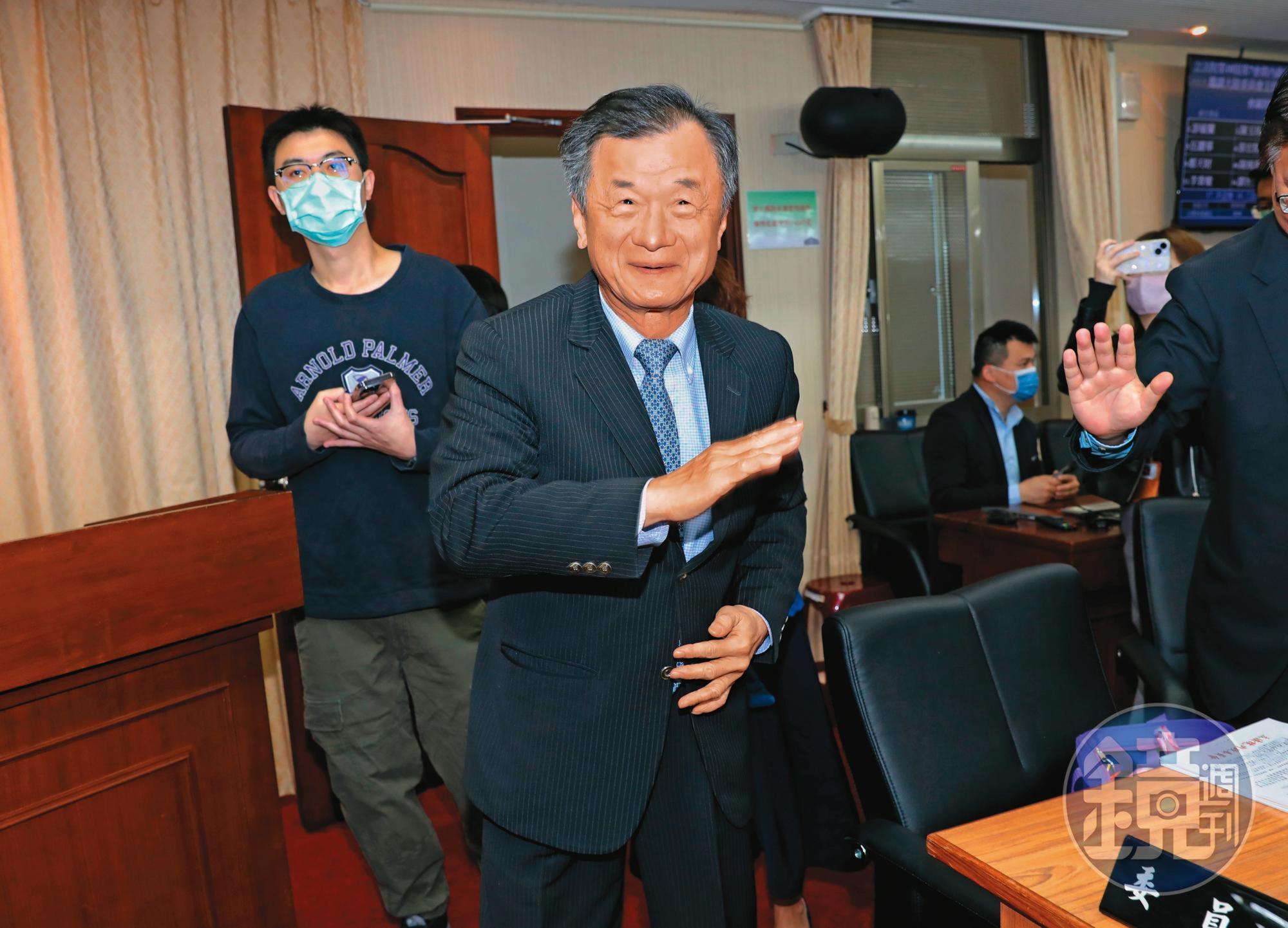 金門士兵失蹤引發全國關注，陸委會主委邱太三（圖）證實兩岸仍有溝通管道，確認士兵人在中國。