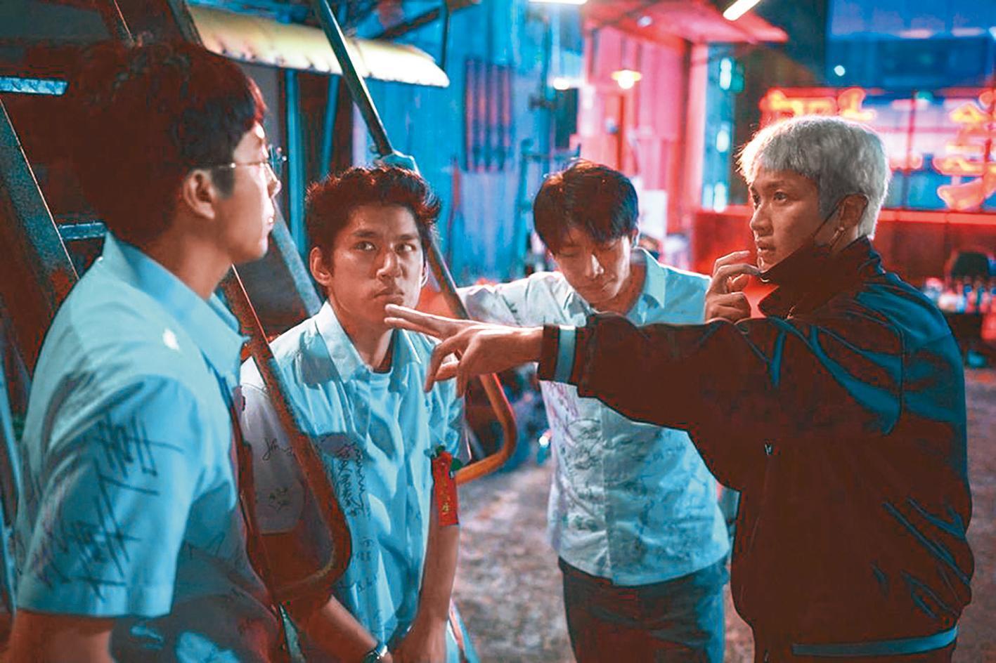 《黑的教育》上映不久就有好口牌,被讚是類型爽片、刺激懸疑無冷場、集結天菜鮮肉拚演技、實力派演員助陣,結合人性、霸凌、社會生存等震撼教育議題。(禾豐九路提供)