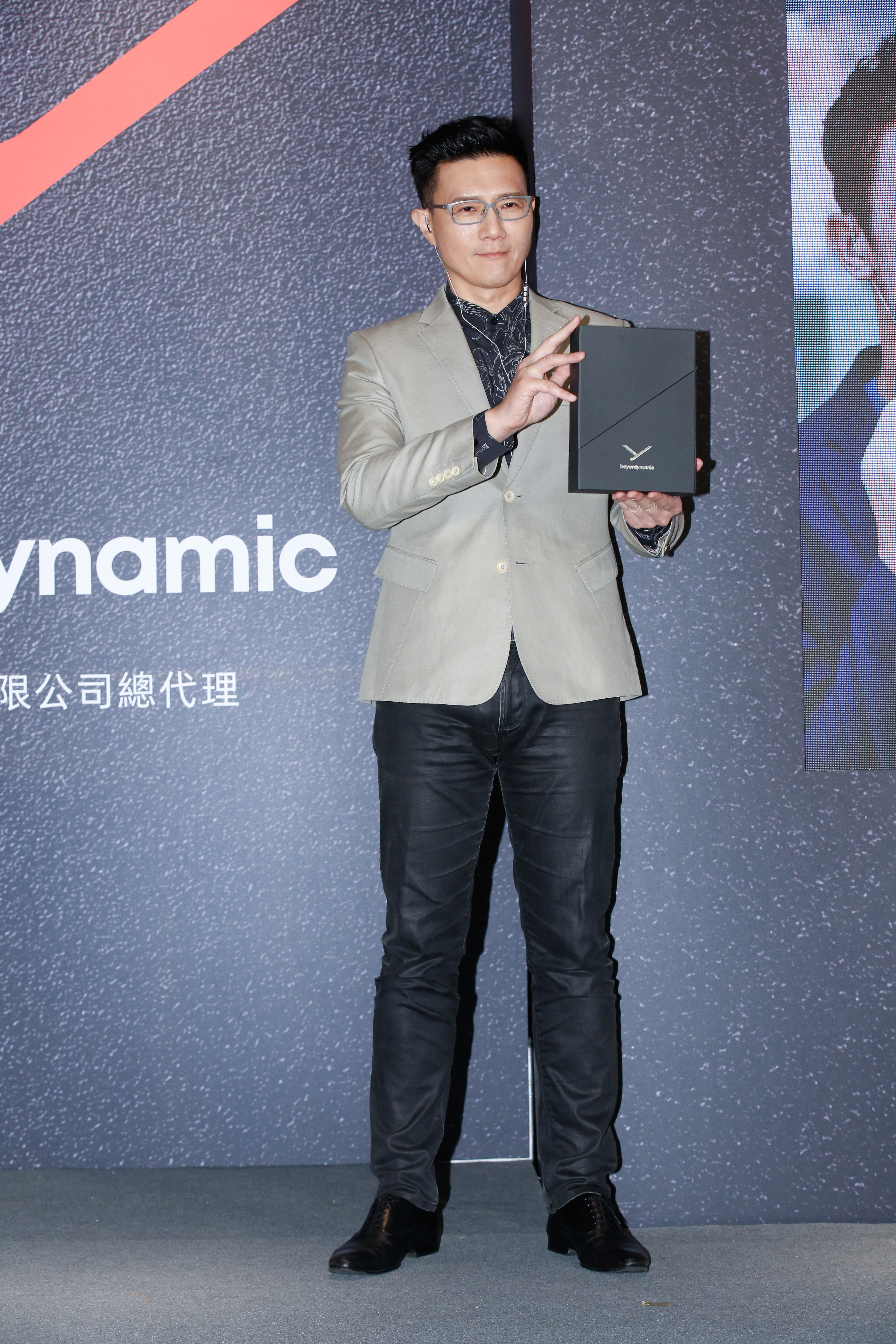 蔣偉文14日出席德國拜雅Beyerdynamic耳機品牌上市記者會。