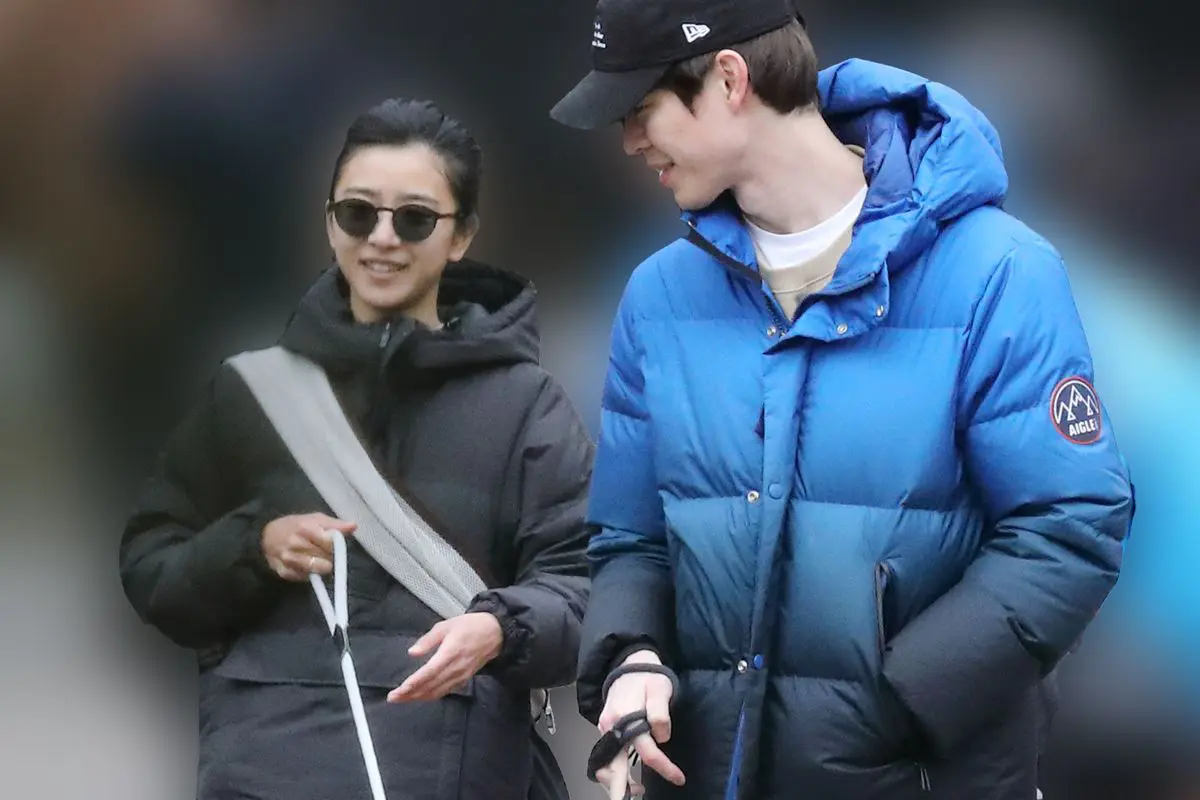 年初才爆出戀情，宮澤冰魚、黑島結菜再被拍到熱愛畫面。（翻攝《女性自身》）