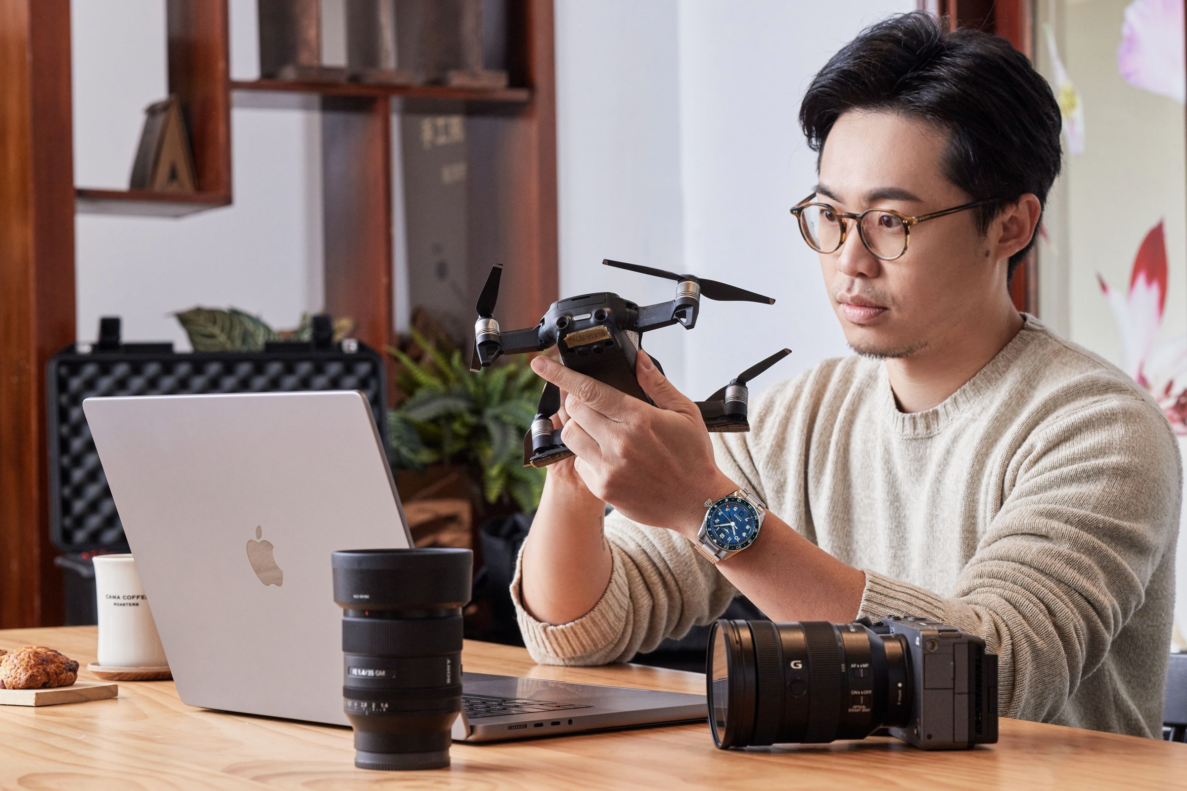 Paul發覺動態影像能延續更多感動!因此從拍照延伸到影像創作,不時也加入空拍,期望捕捉大自然不同面貌的美麗。