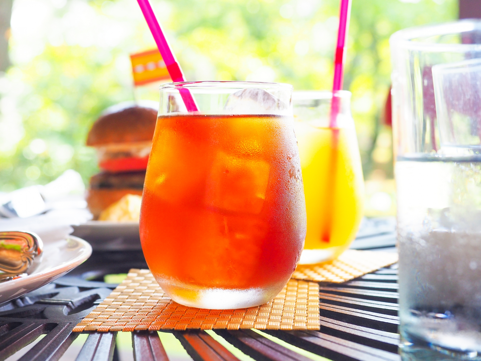 研究證實，每天喝一杯紅茶「死亡風險降13%」，且加糖、加奶效果都不減。（photoAC提供）