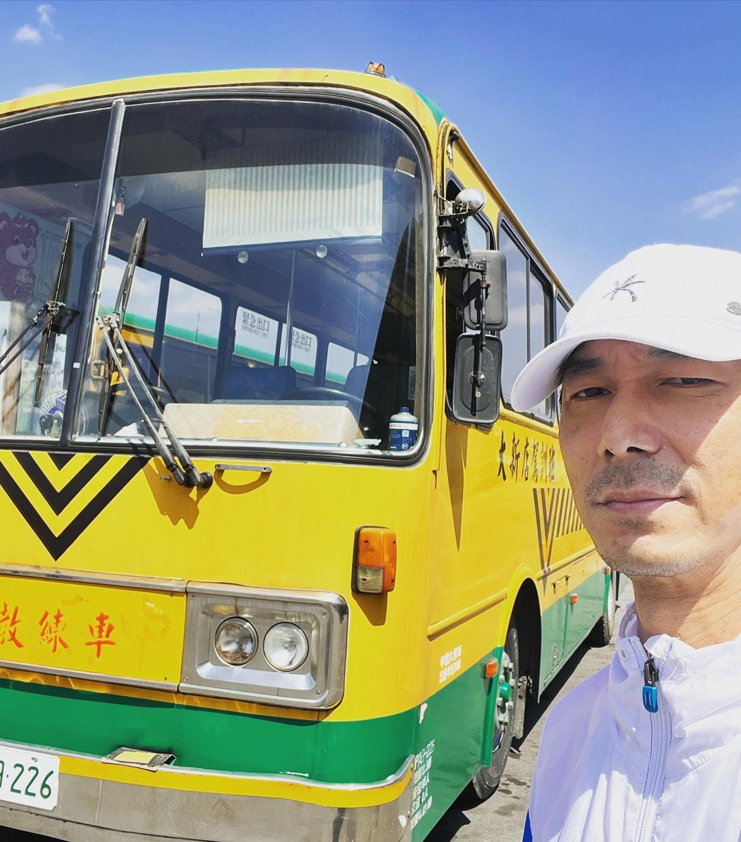 李李仁準備考取大客車駕照,以後可載女兒露營、追星。(翻攝自李李仁IG)