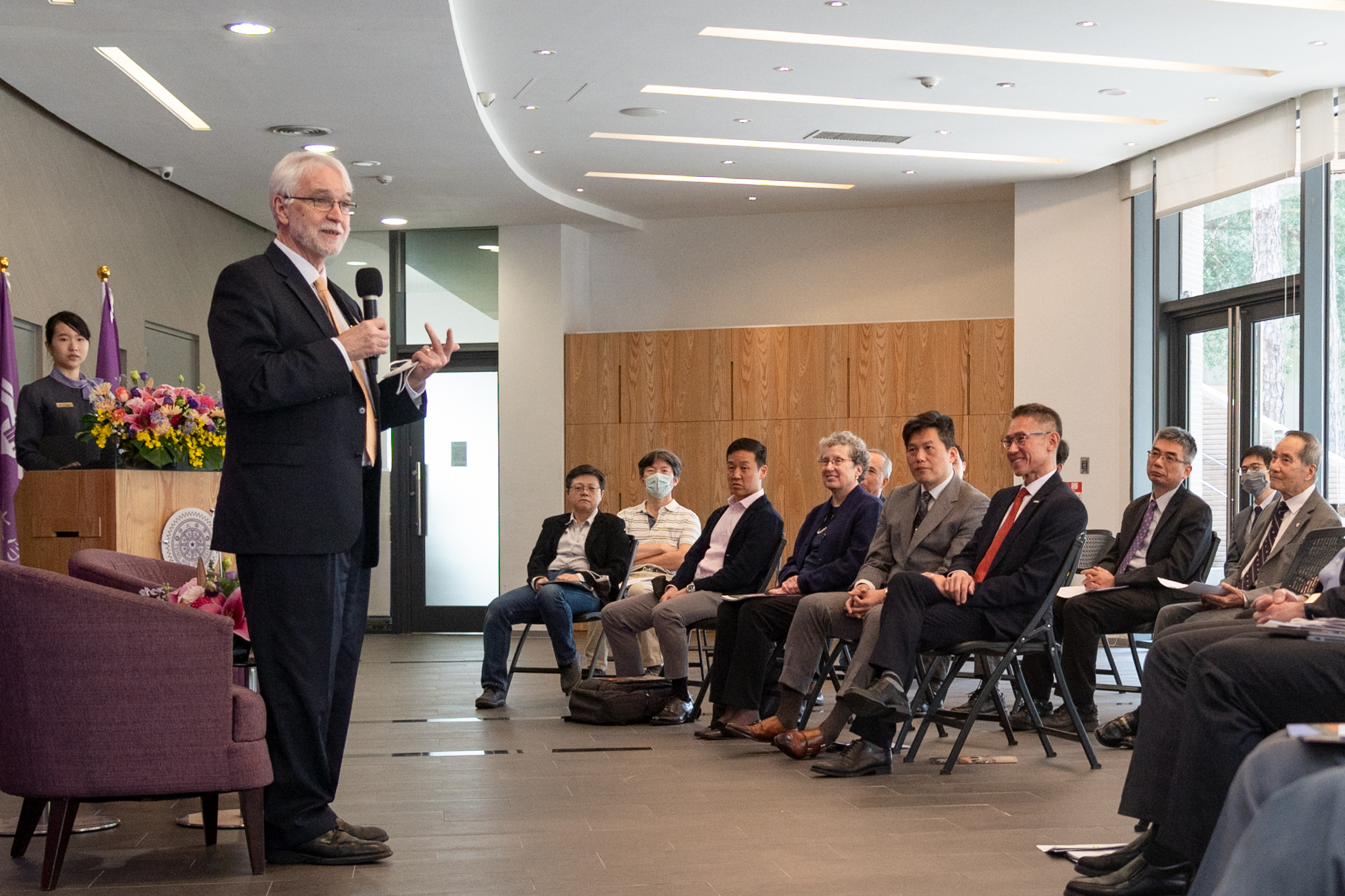 伊利諾大學系統總校長柯霖率副校長等一行8人訪問清華大學。(清華大學提供)