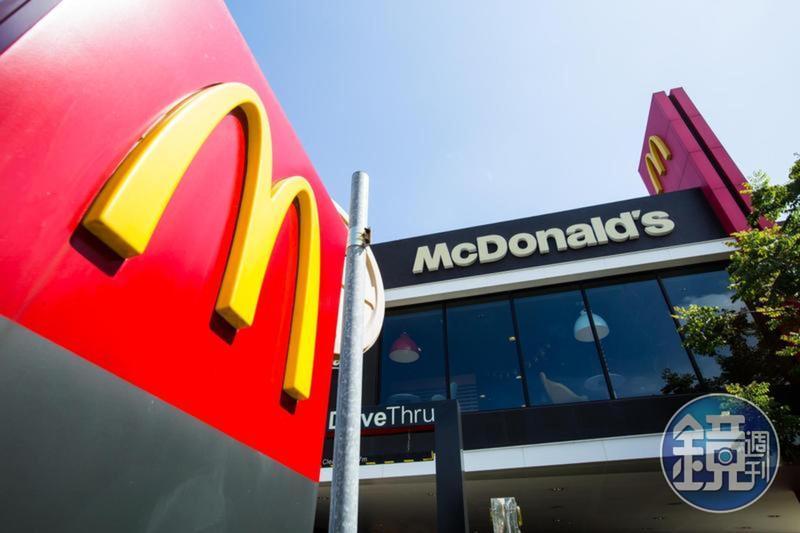 日本麥當勞推出新座椅，遭網友狂酸：就是要你吃完快滾。示意圖（本刊資料照）