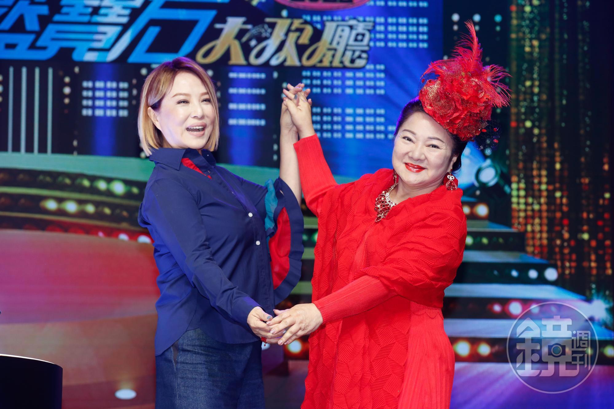 葉璦菱(左)、白冰冰出席藍寶石演唱會記者會。
