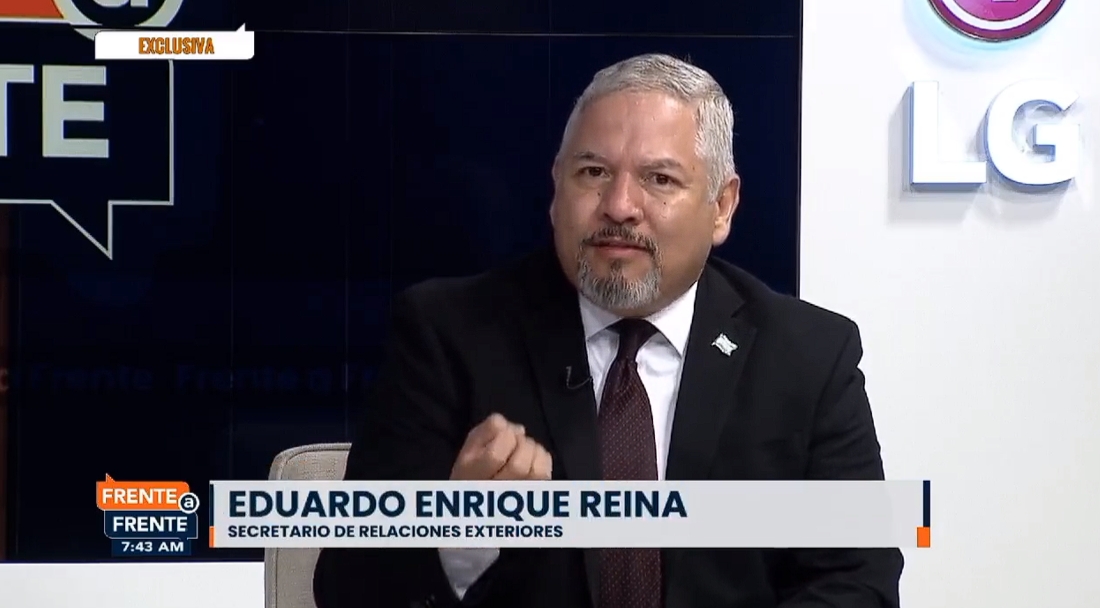 宏都拉斯外交部長雷伊納表示，宏國的債務正在淹沒國家，轉向中國是務實主義的做法。（翻攝自推特@FrenteaFrenteHN）