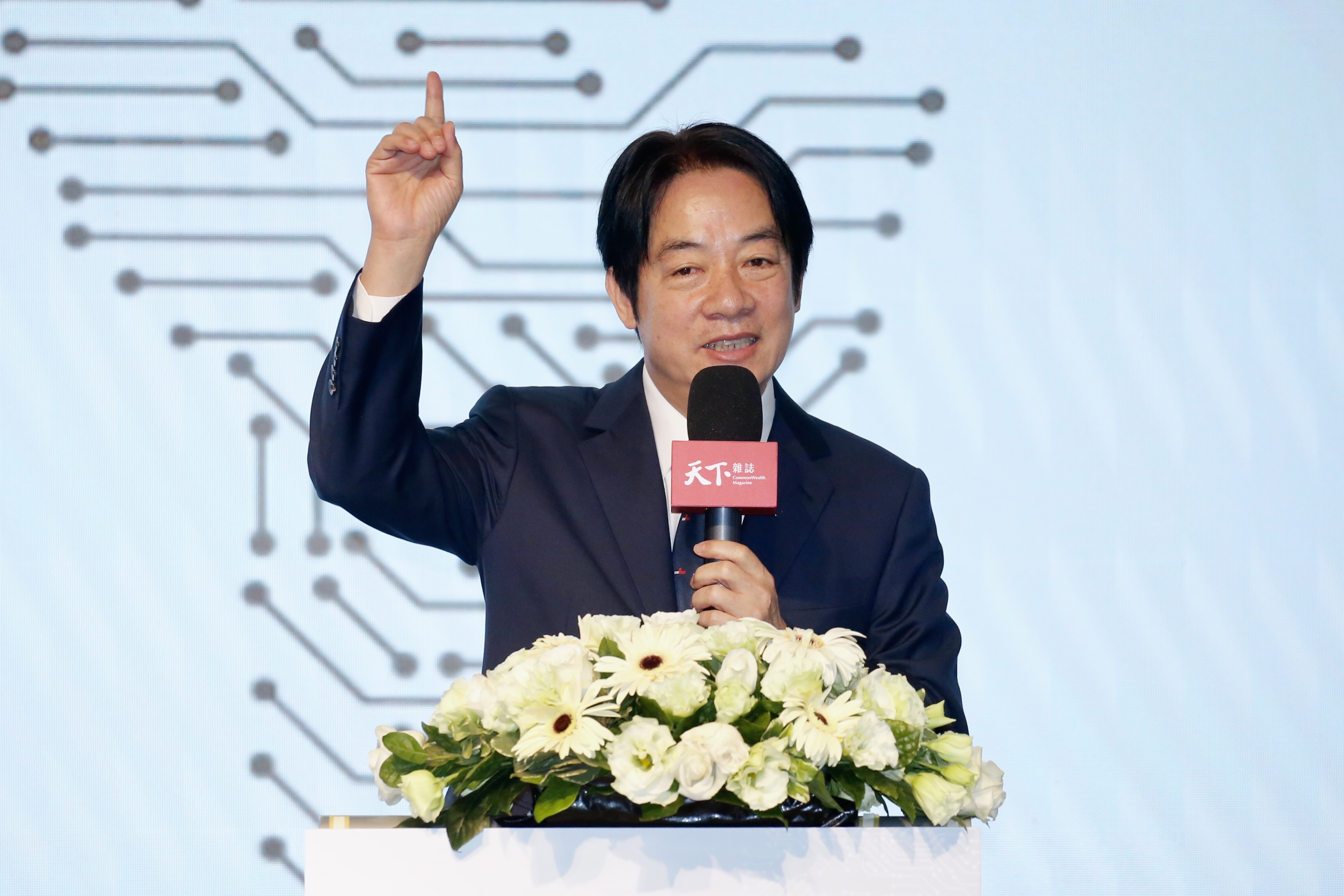 賴清德今出席晶片對決作者對談。