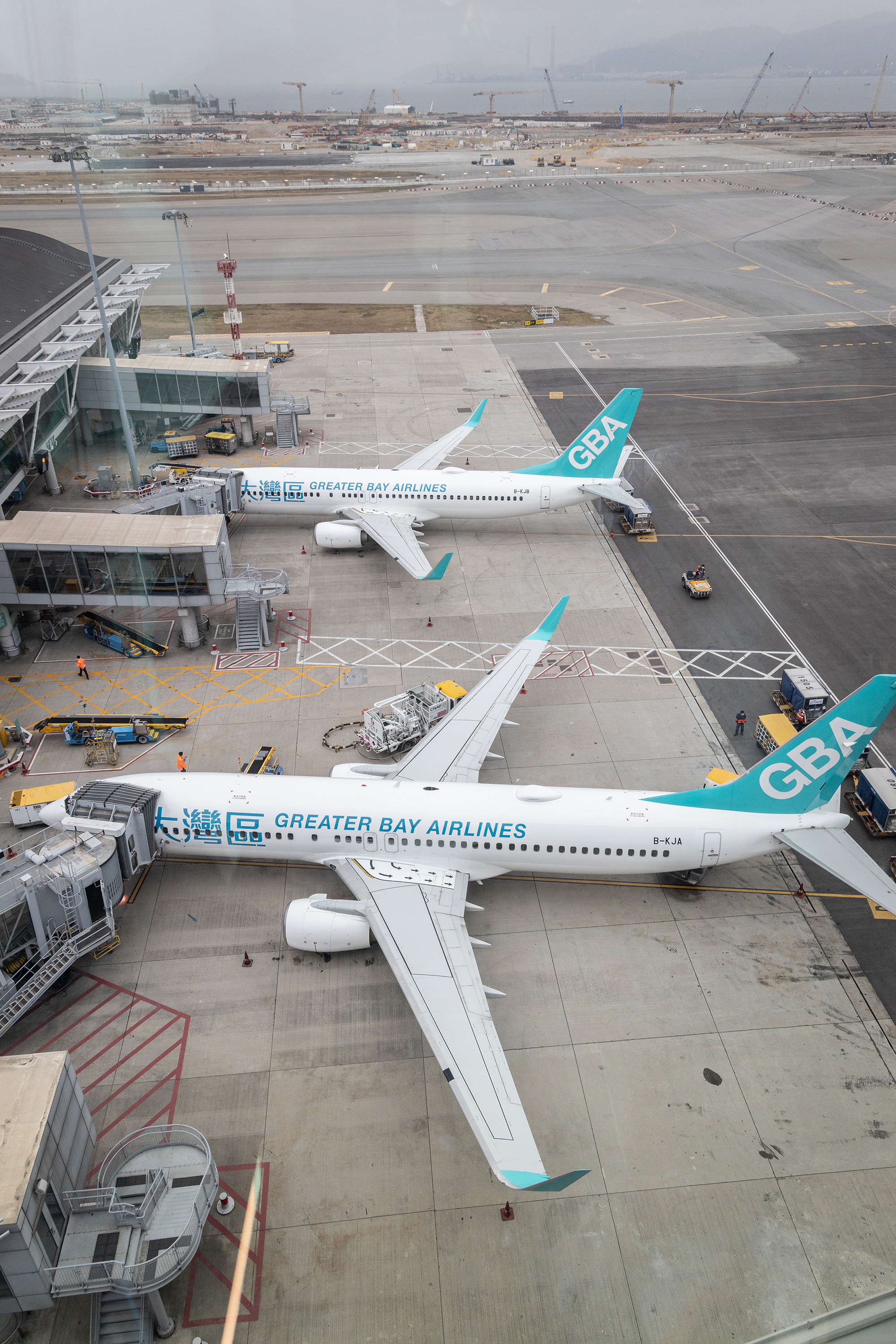 大灣區航空現行以B737-800為主力機型,提供香港往返台北、東京、曼谷與首爾等地的航線網絡。