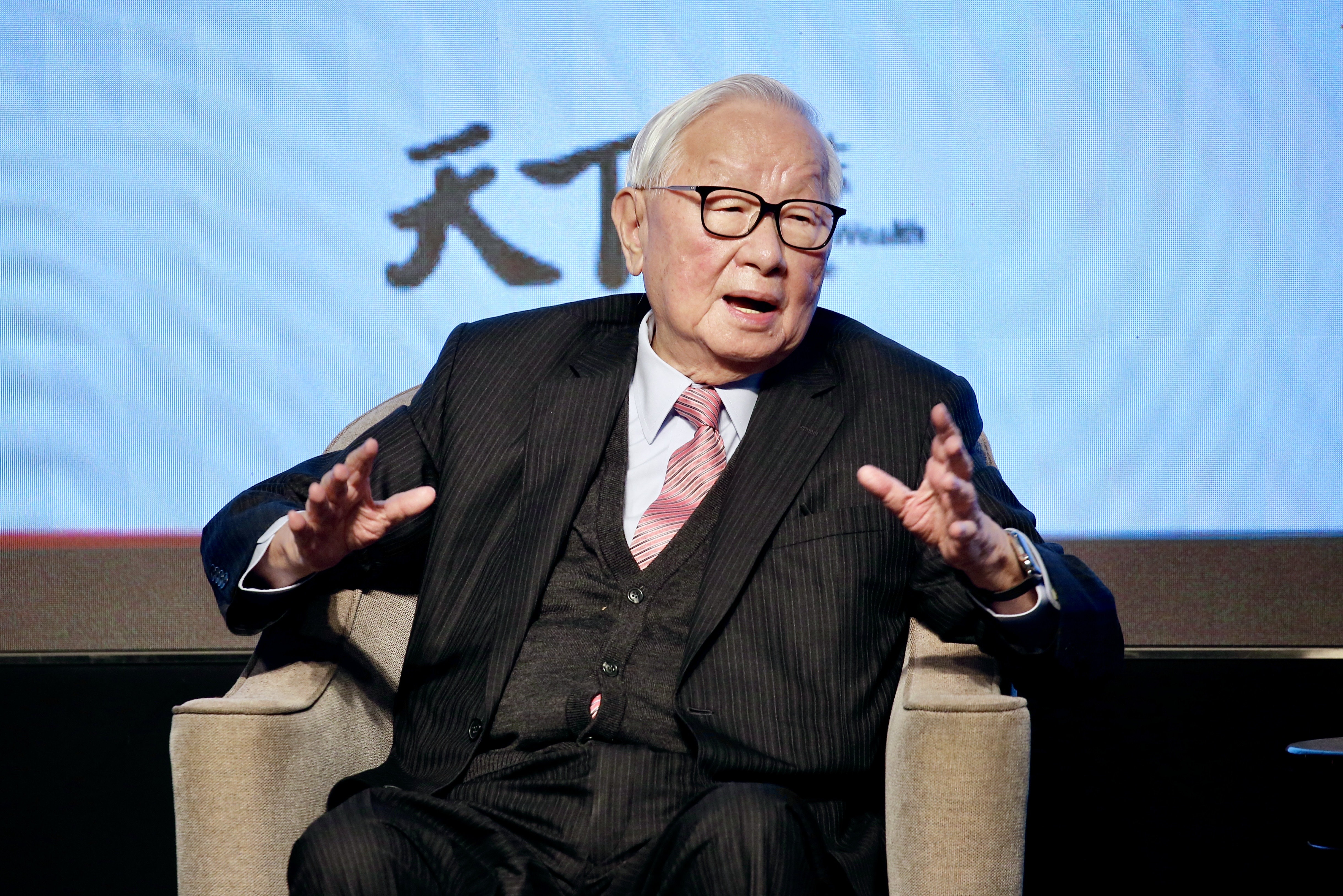 台積電創辦人張忠謀表示，自由貿易還未死透透，但是未來半導體製造成本上升恐難避免。