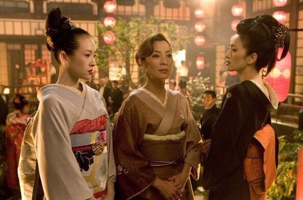 章子怡(左起)、楊紫瓊、鞏俐曾一起合作《藝伎回藝錄》。(翻攝微博)
