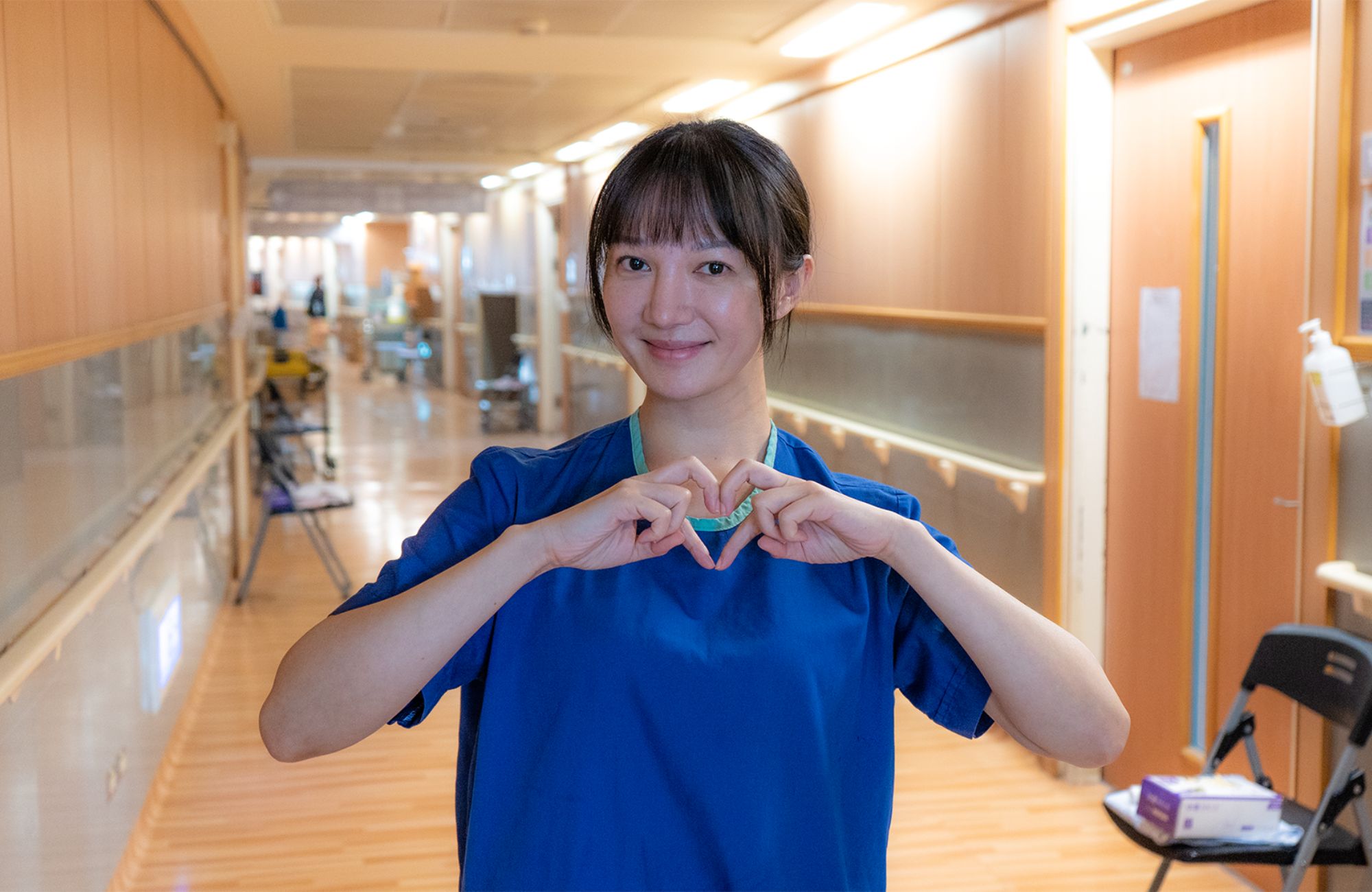 李杏穿上防護衣後才深刻體會醫護人員的辛苦