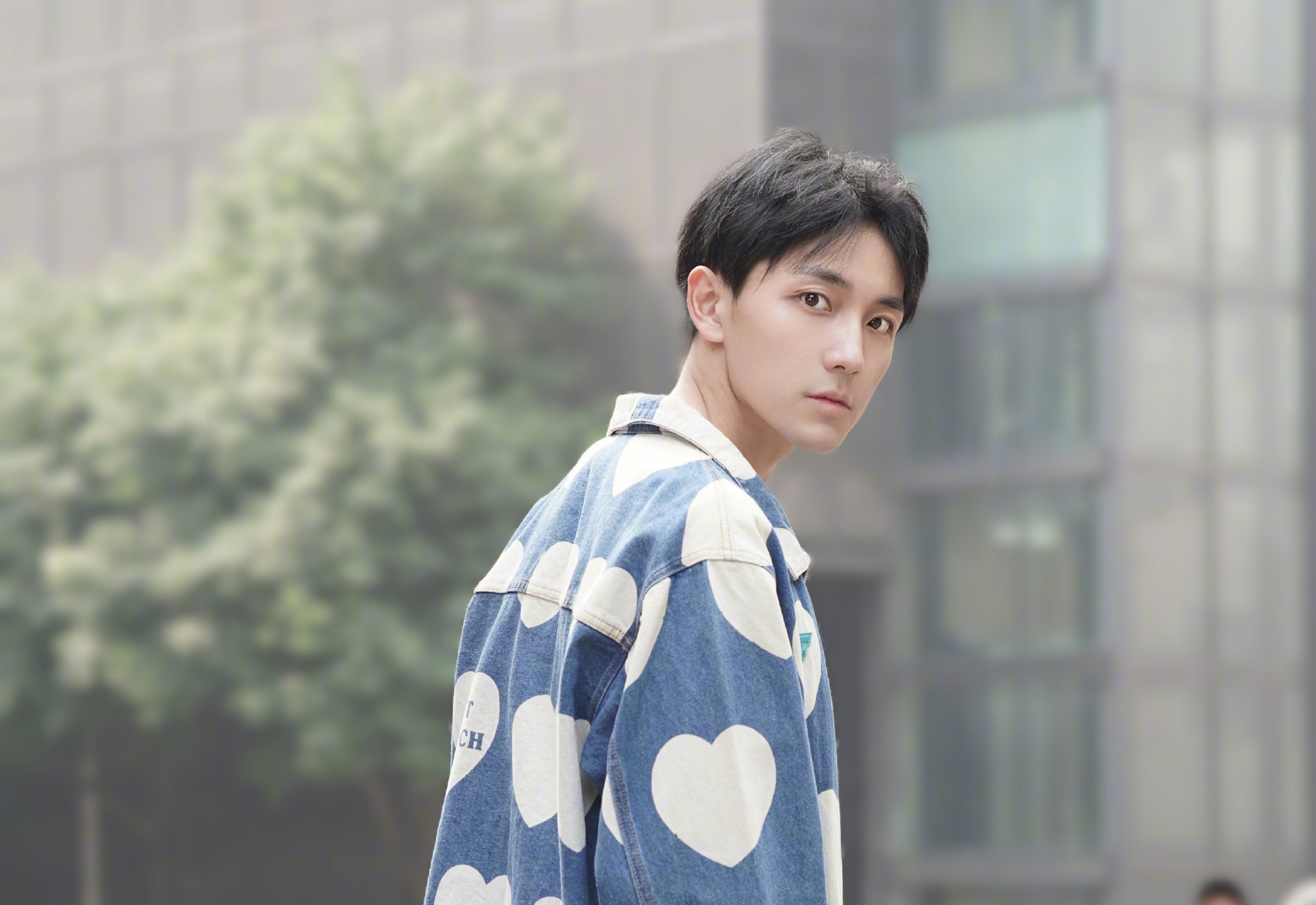 中國網紅黄文煜今天在社群發文吐露沒進軍演藝圈的不堪內幕。（翻攝自黄文煜小盆友微博）