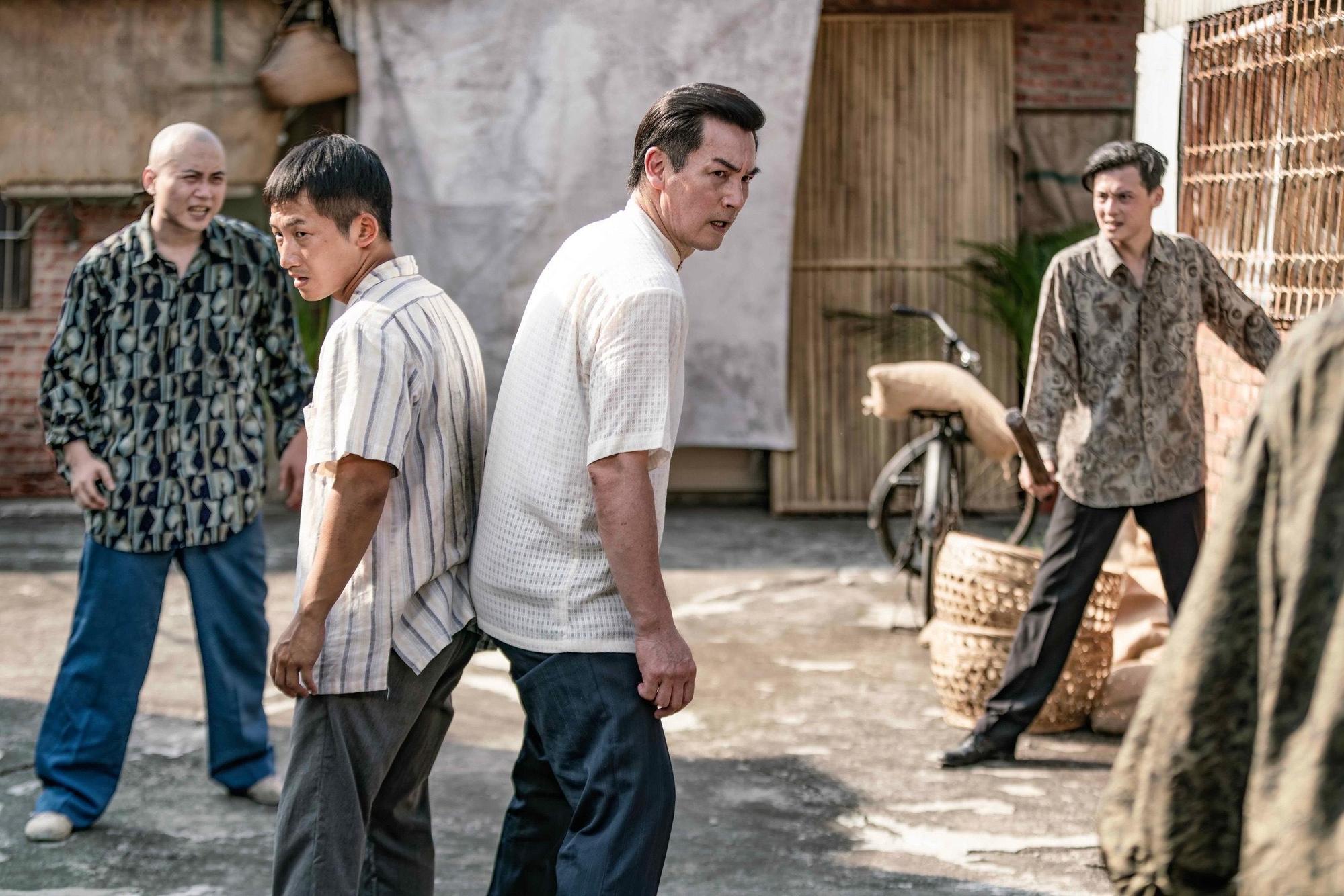 重量級角色是由伊正飾演的地方老大「金將」。(公視、禾豐製作提供)