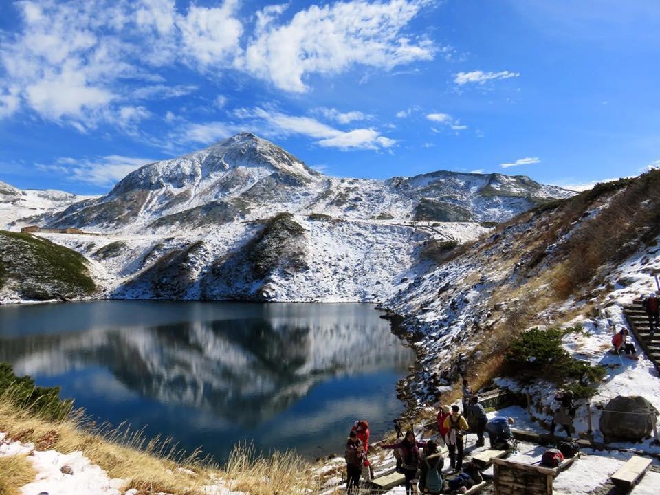 立山黑部在冬季覆上厚厚的白雪。（翻攝立山黑部官方粉絲團）