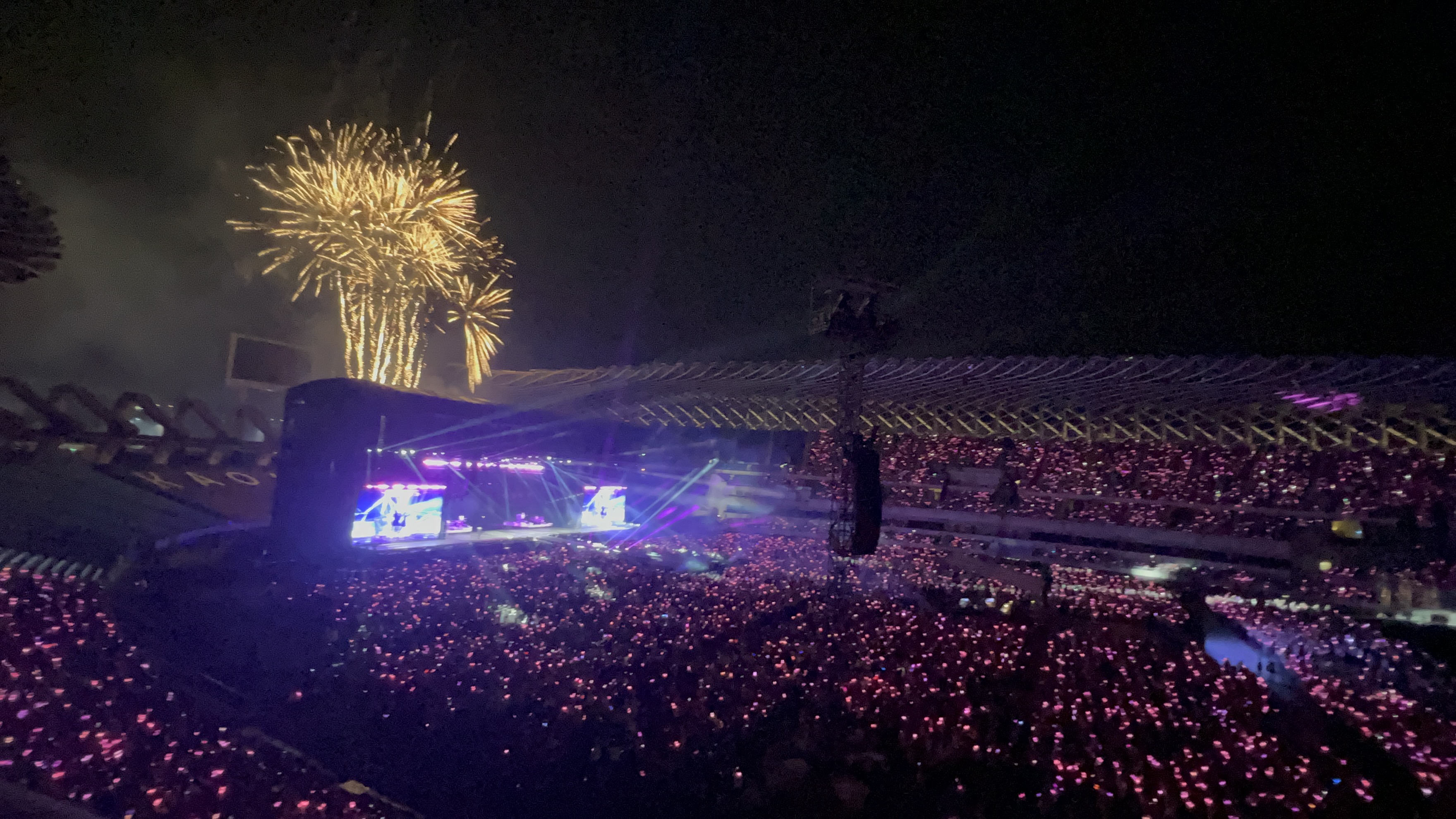 BLACKPINK「BORN PINK」演唱會第一天在煙火秀下結束。(讀者提供)