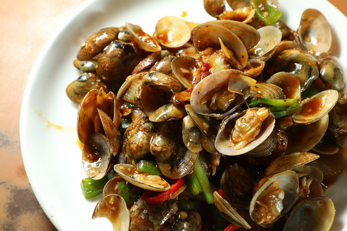 「豉椒炒蜆」的醬料是一絕，炒什麼應該都好吃。（港幣80元／份）