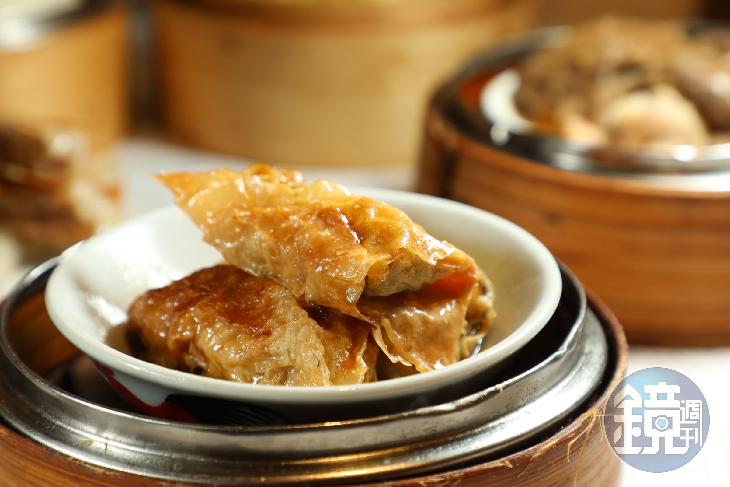 「蠔油魚滑鮮竹卷」就是蒸的腐皮卷,調味濃郁。(中點,港幣29元/份)