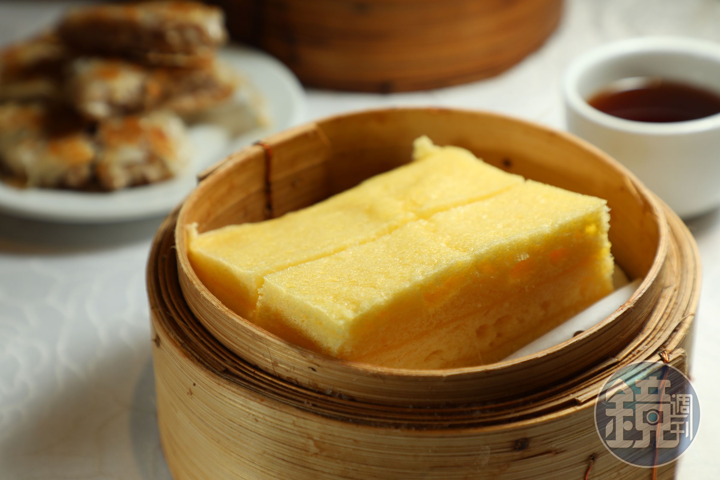 「奶黃馬拉糕」還是熟悉的滋味。(中點,港幣29元/份)