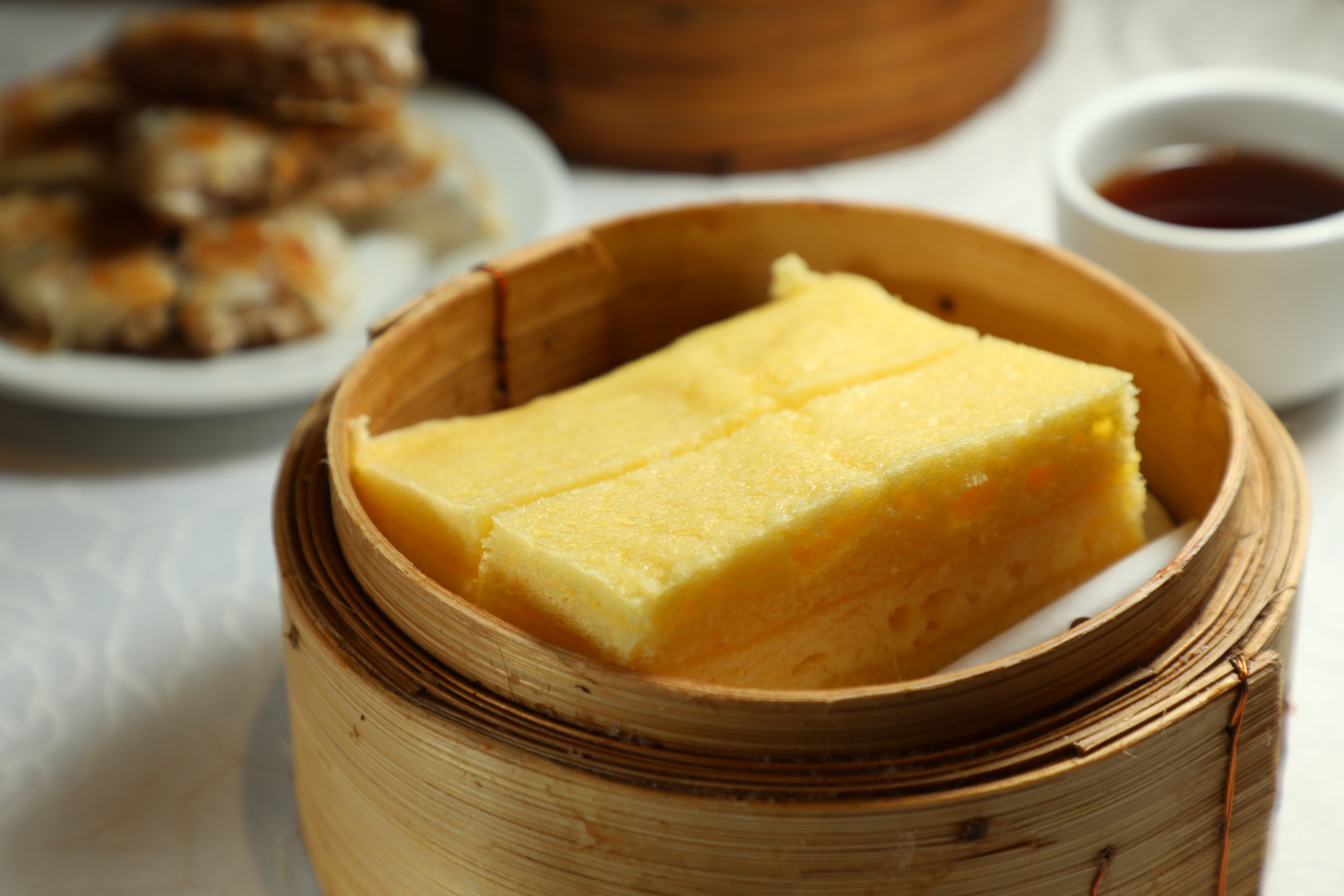 「奶黃馬拉糕」還是熟悉的滋味。(中點,港幣29元/份)